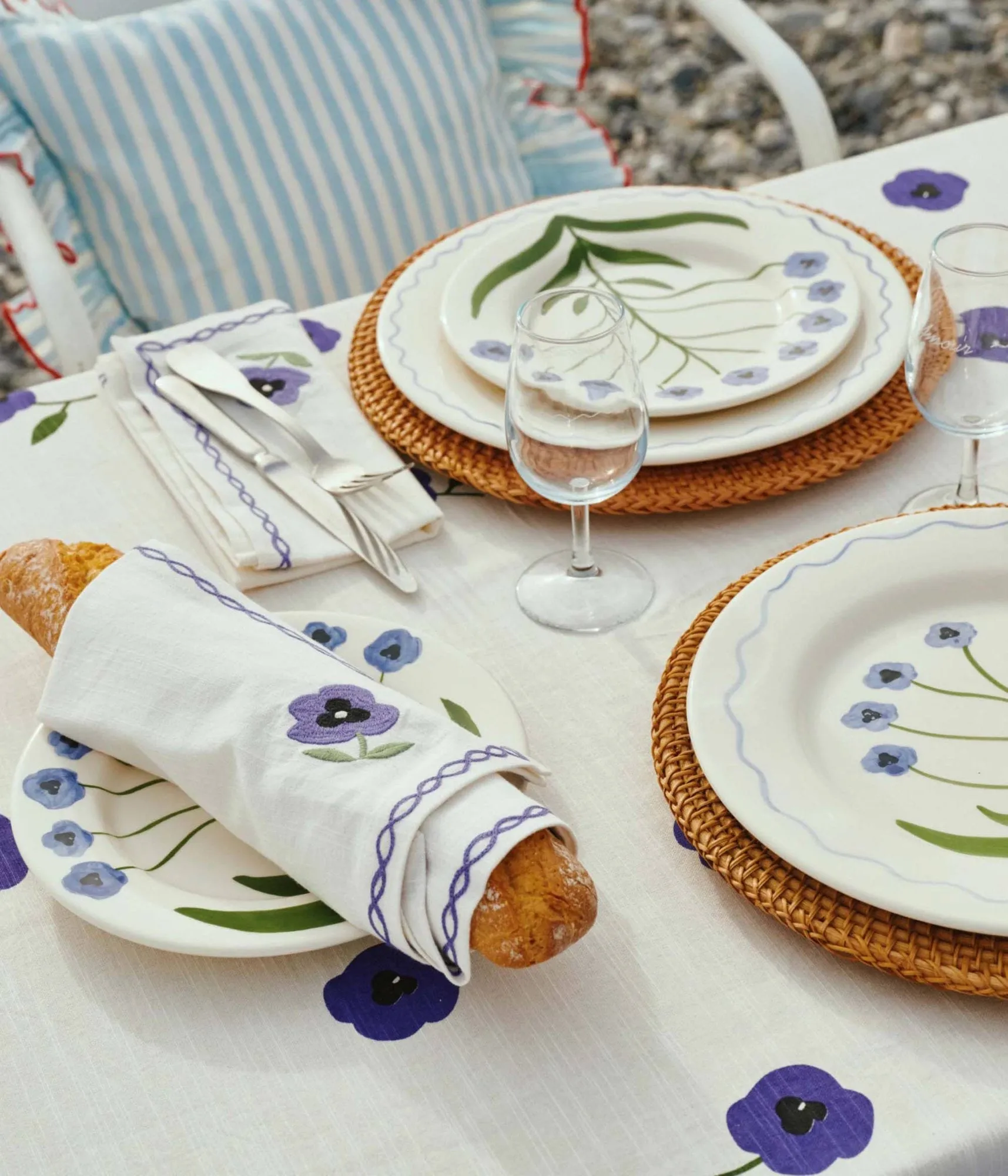 Madelen Möllard Pansy Salatteller, Blau, 22 cm Pick a Poppy
