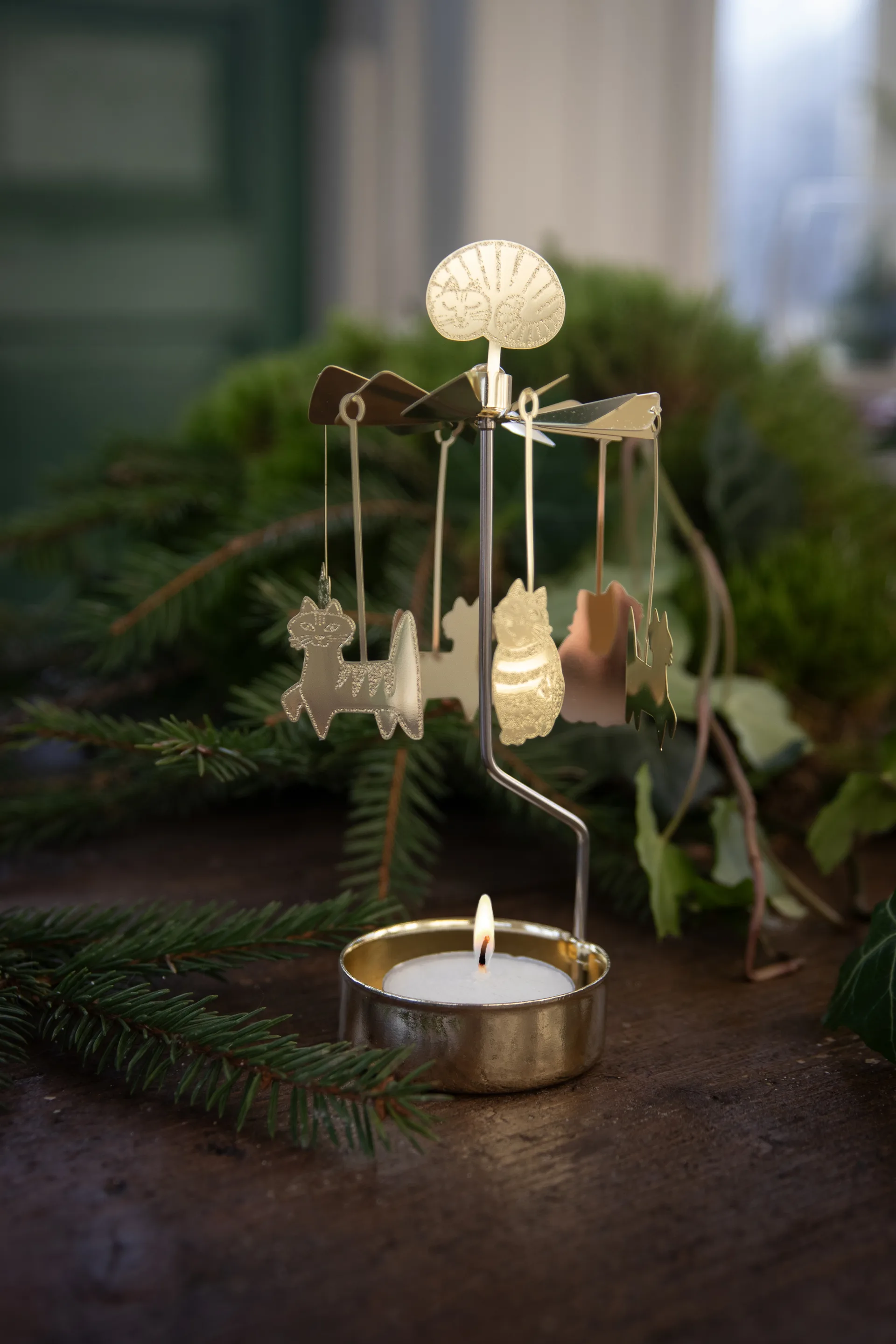 Lisa Larson Katzen Engelspiel, Gold Pluto Design