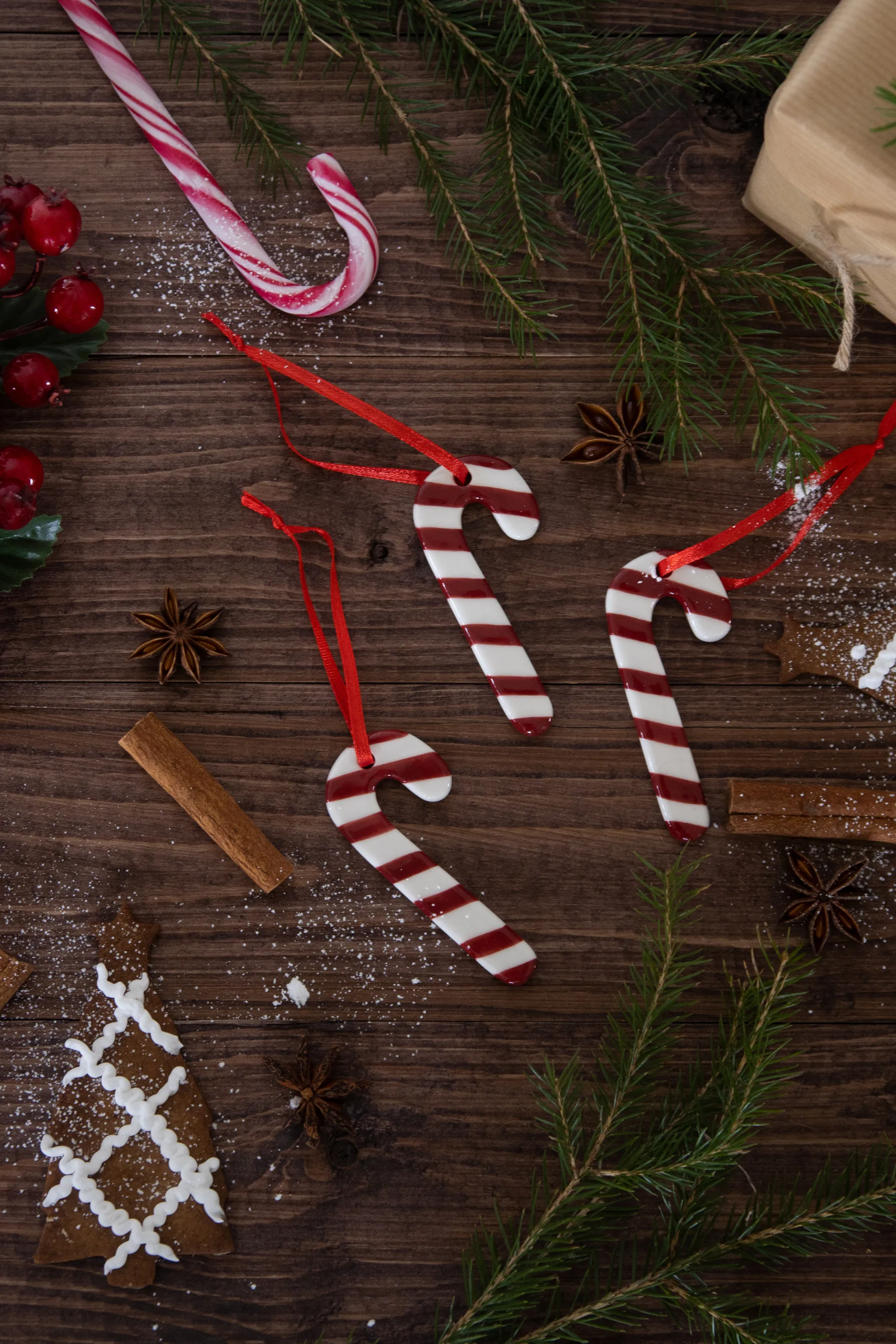 Polkagris Weihnachtsbaumshänger 3er Pack, Weiß-rot Pluto Design