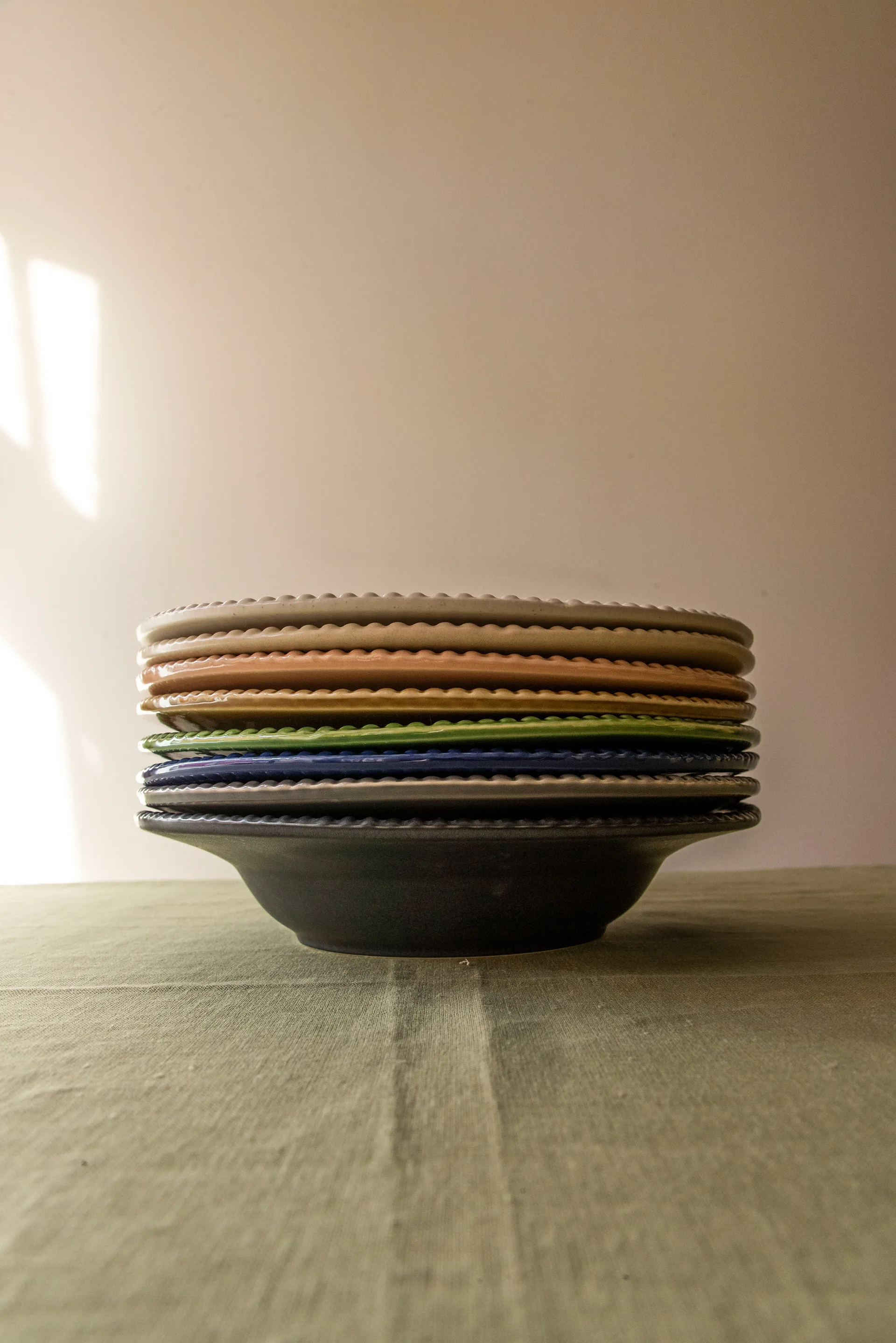 Daria Pastateller Ø35cm, Umbra PotteryJo