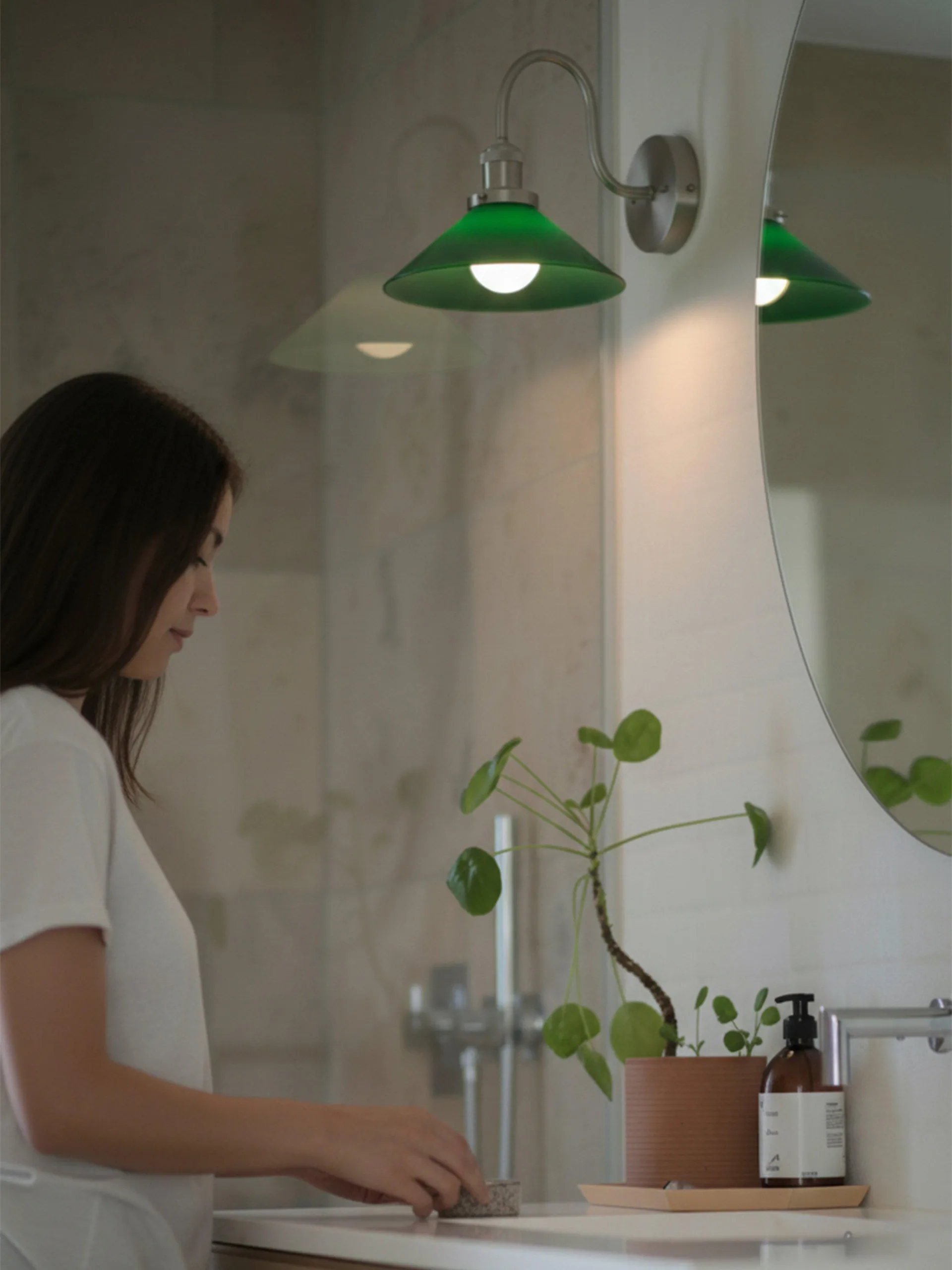 August Wandleuchte, Grün-Chrom PR Home