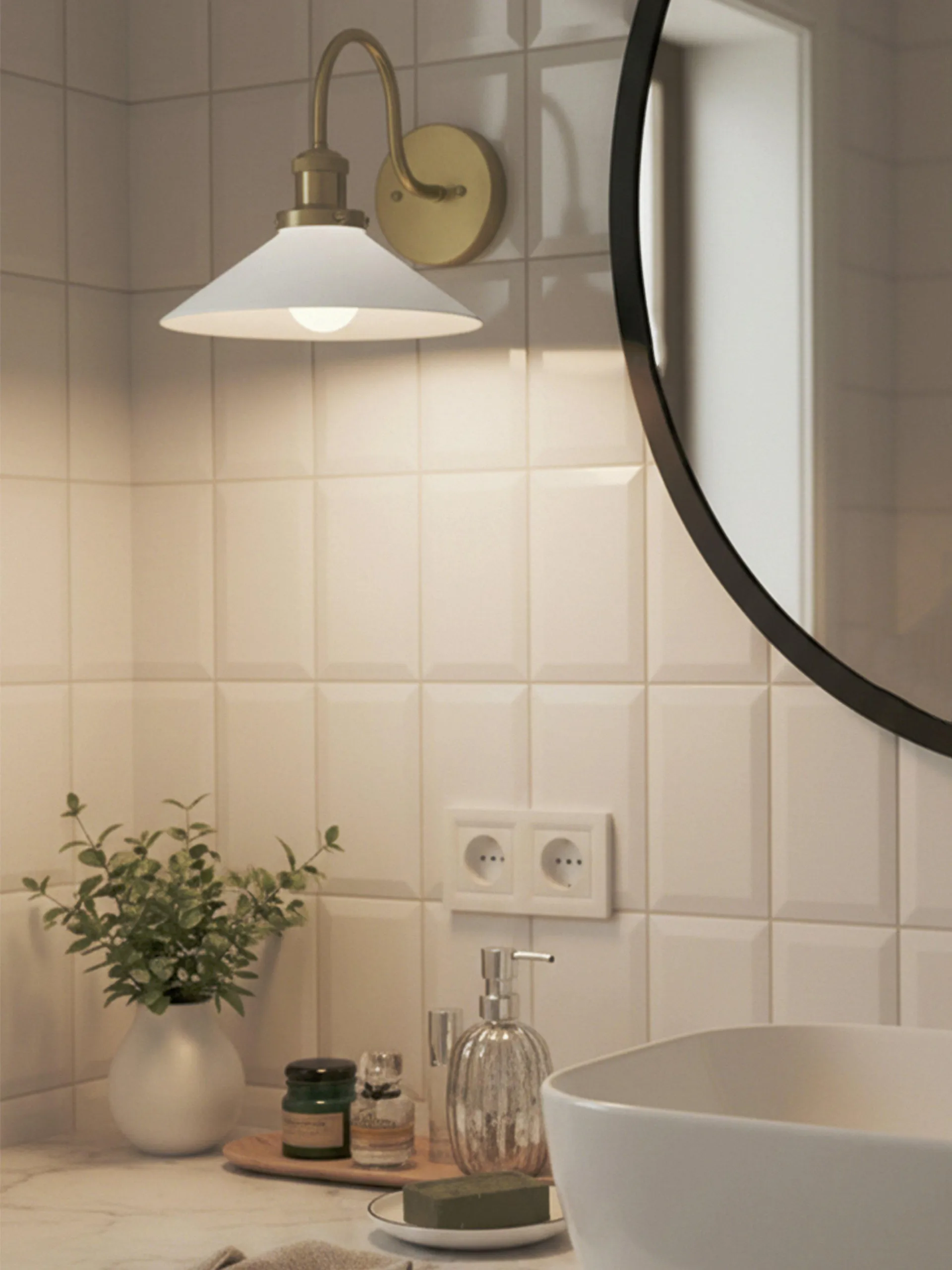 August Wandleuchte, Opal-Messing PR Home