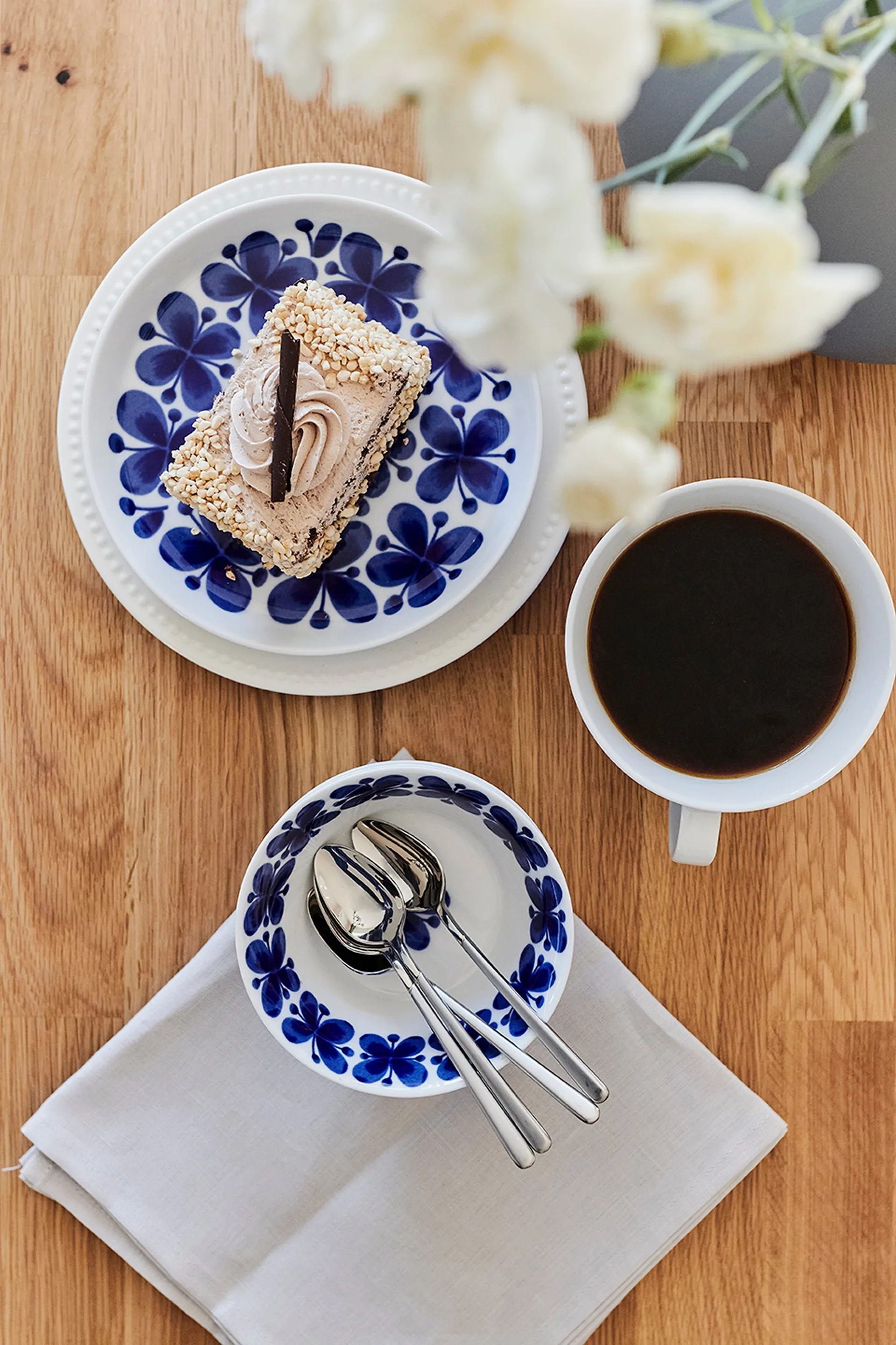 Mon Amie Teetasse, Blau/weiß Rörstrand