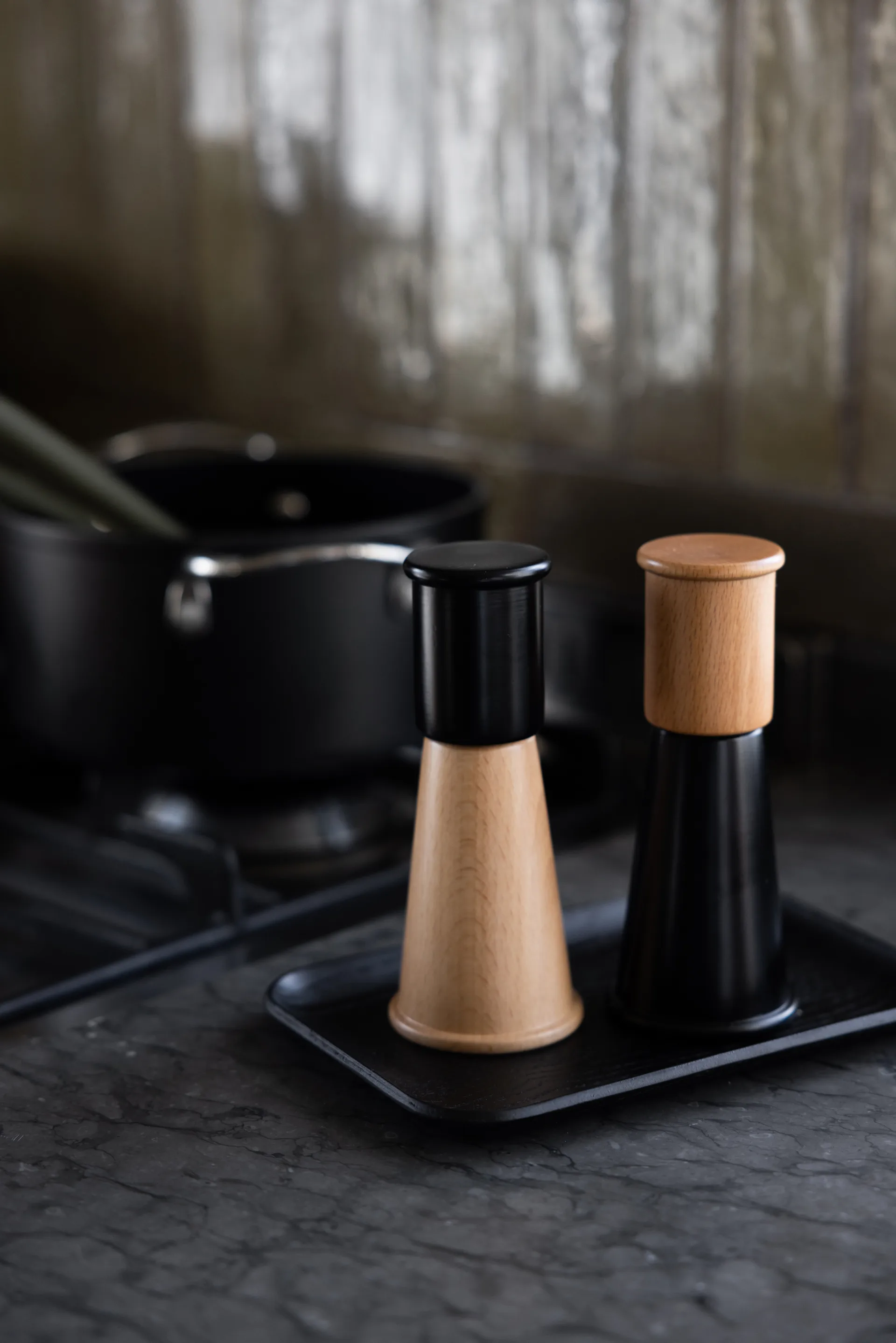 Gurken Salz- und Pfeffermühle klein 2 Teile, Schwarz-braun Sagaform