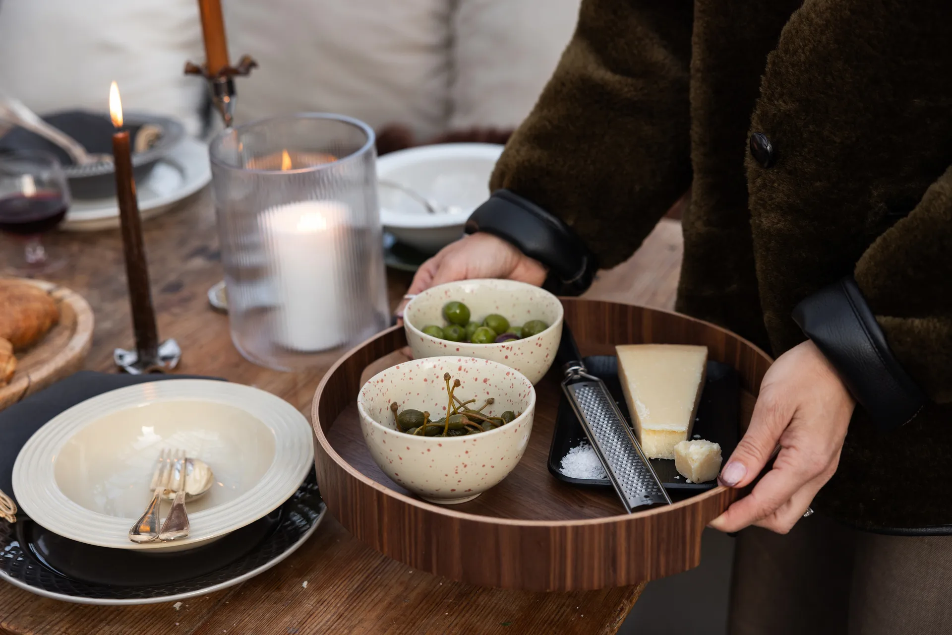 Hanna runde Tablett Ø35 cm, Dunkelbraun Sagaform