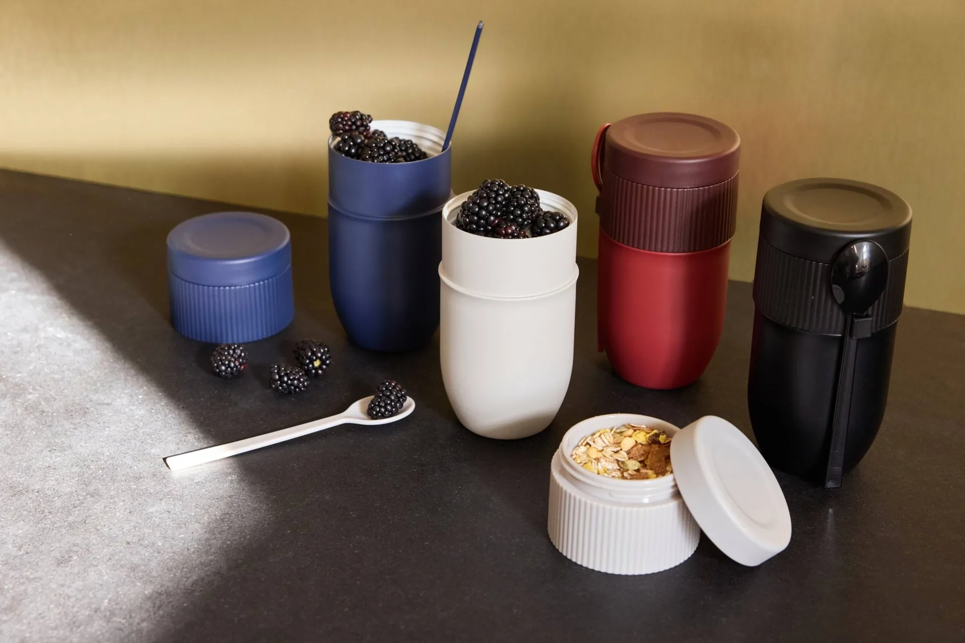 Ted Thermos-Joghurtbecher mit Löffel, Schwarz, 32 cl Sagaform