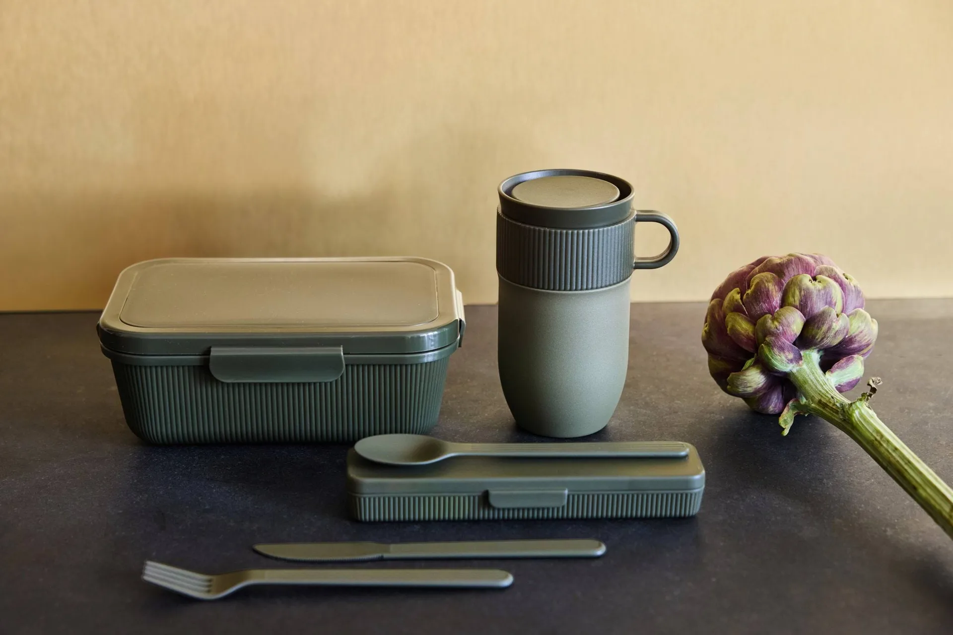 Tina Besteckset, Grün Pantone 4228C Sagaform