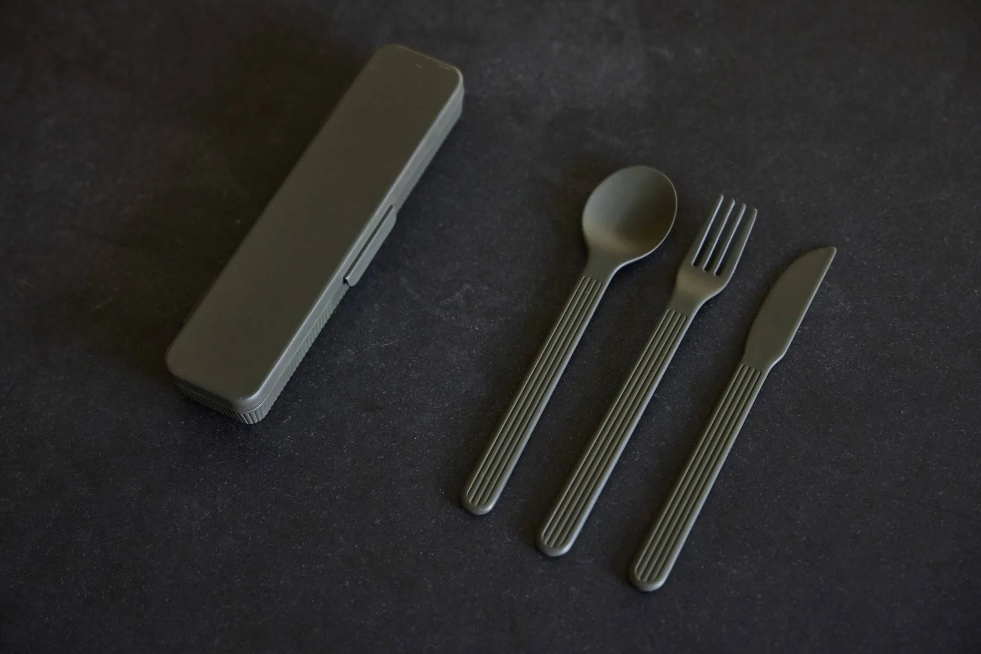 Tina Besteckset, Grün Pantone 4228C Sagaform