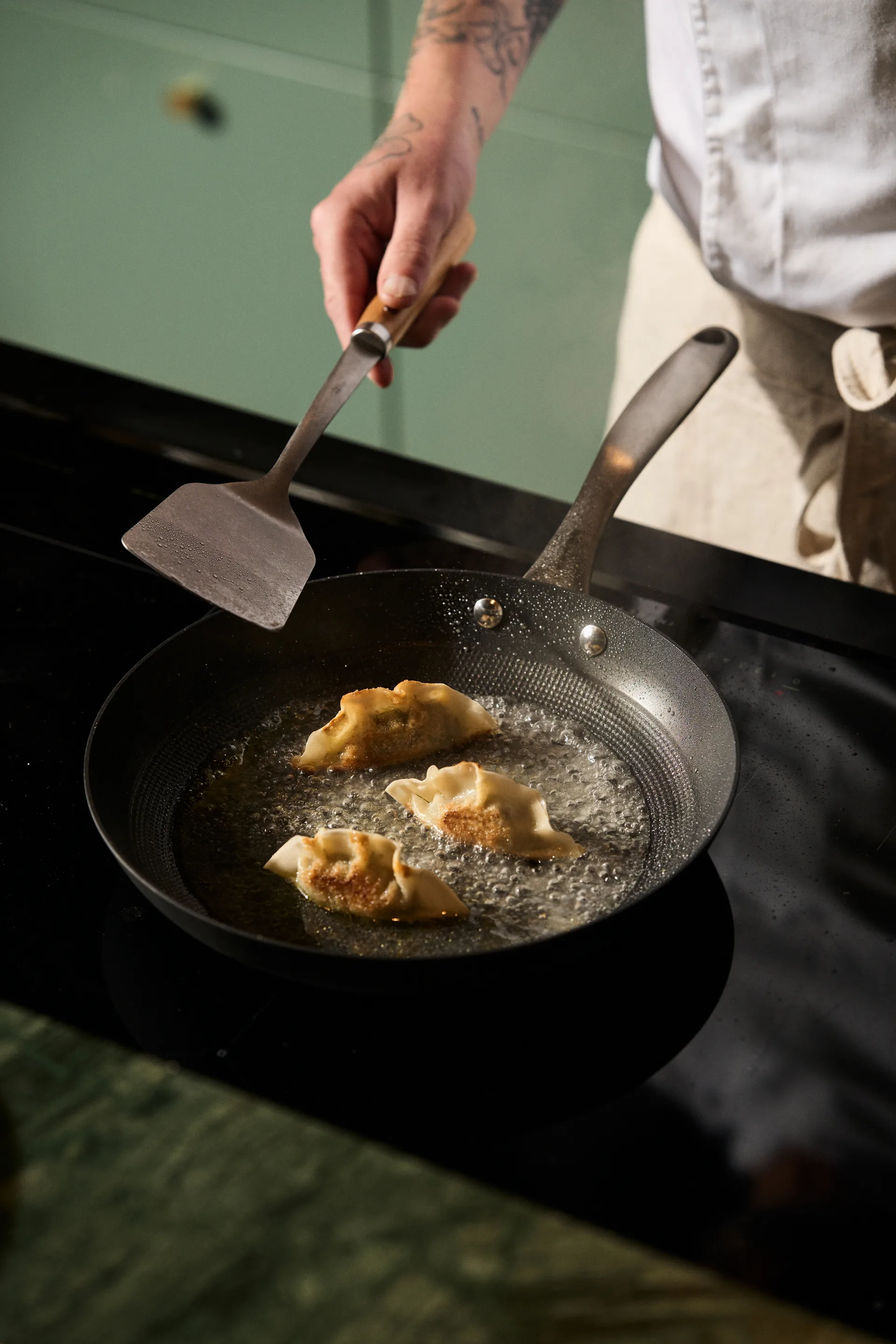 Satake Bratpfanne aus leichtem Gusseisen non stick, 28cm Satake