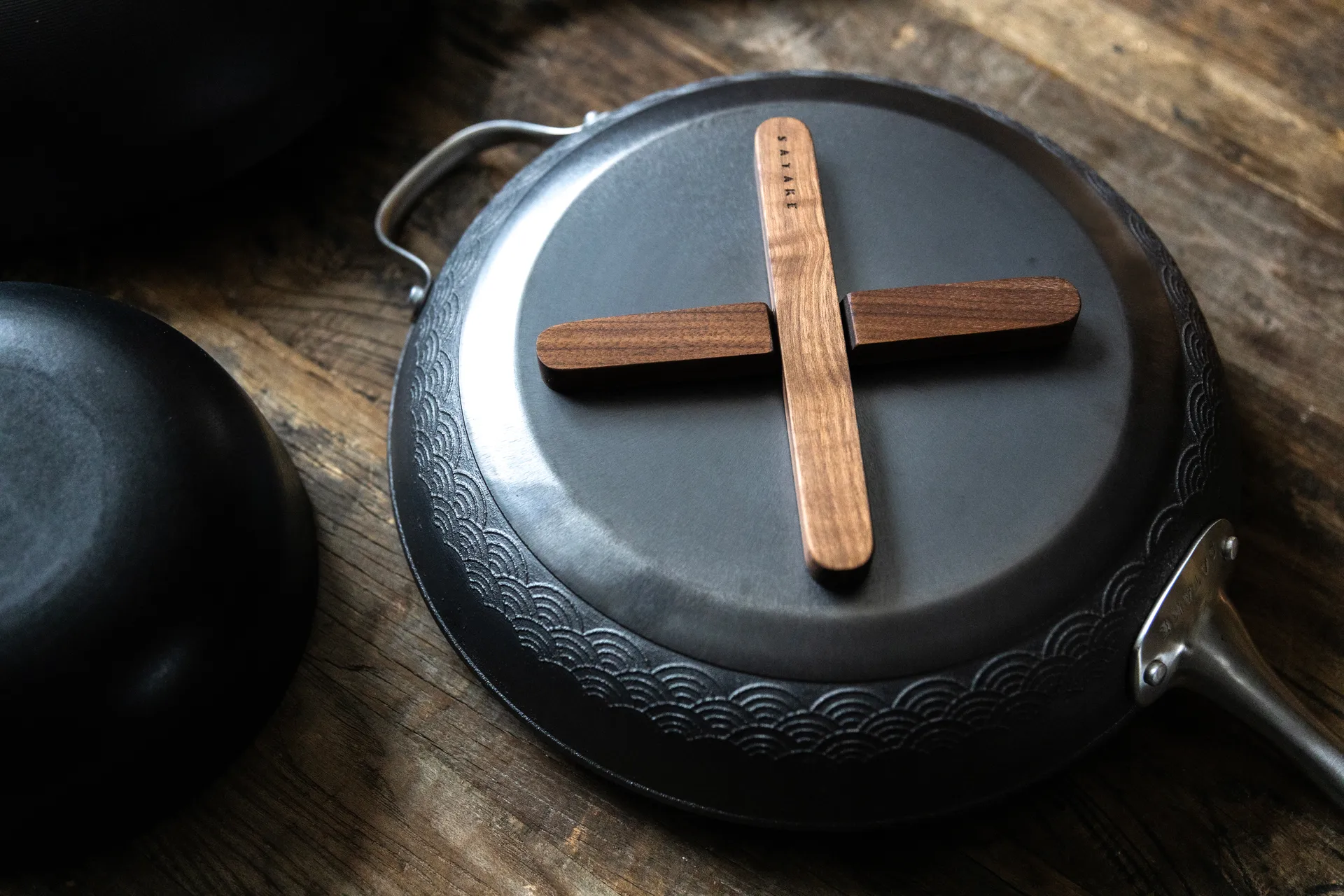 Satake magnetischer Topfuntersetzer, Walnuss Satake