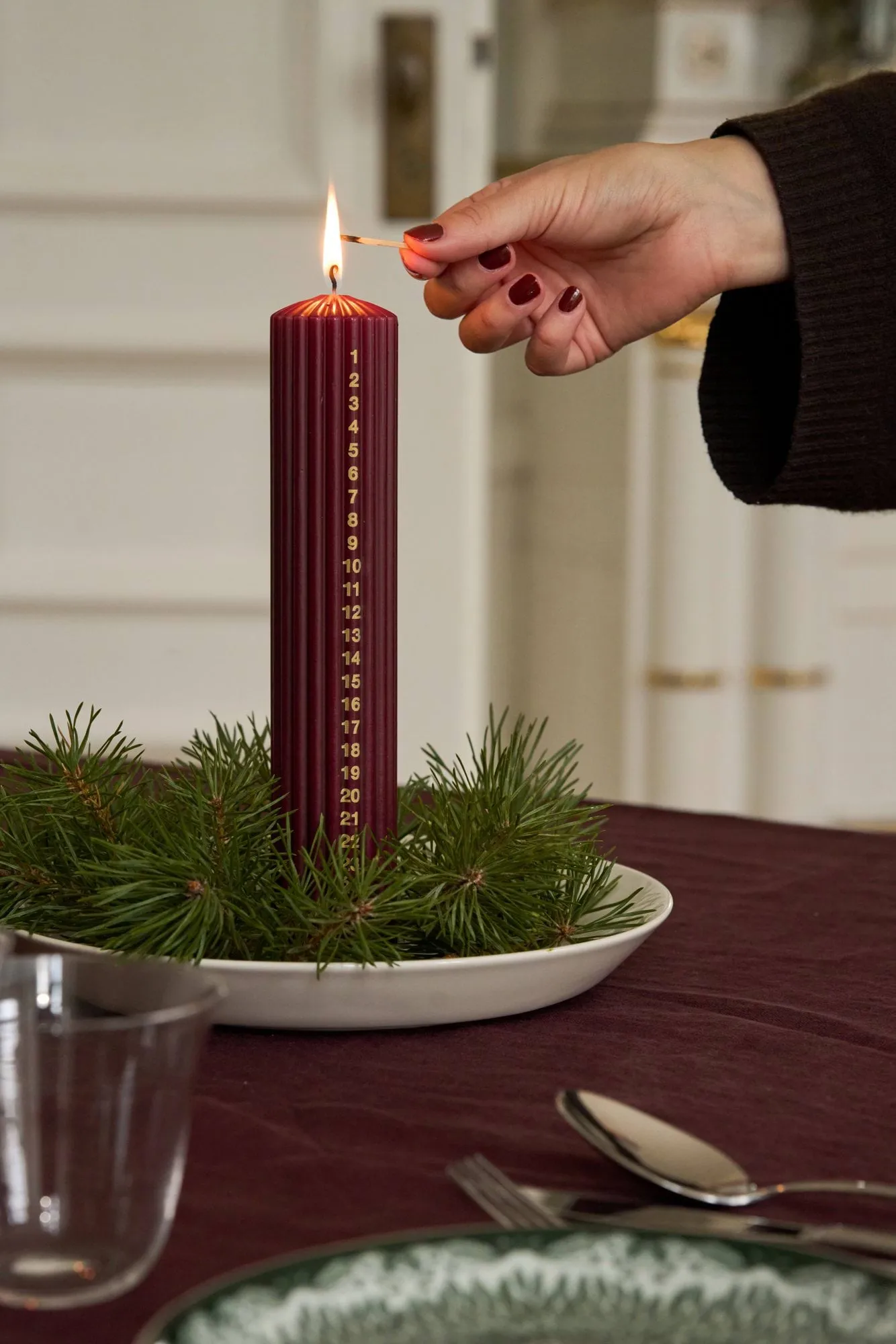 Awaiting Adventskerze, Deep wine, 25 cm Scandi Essentials