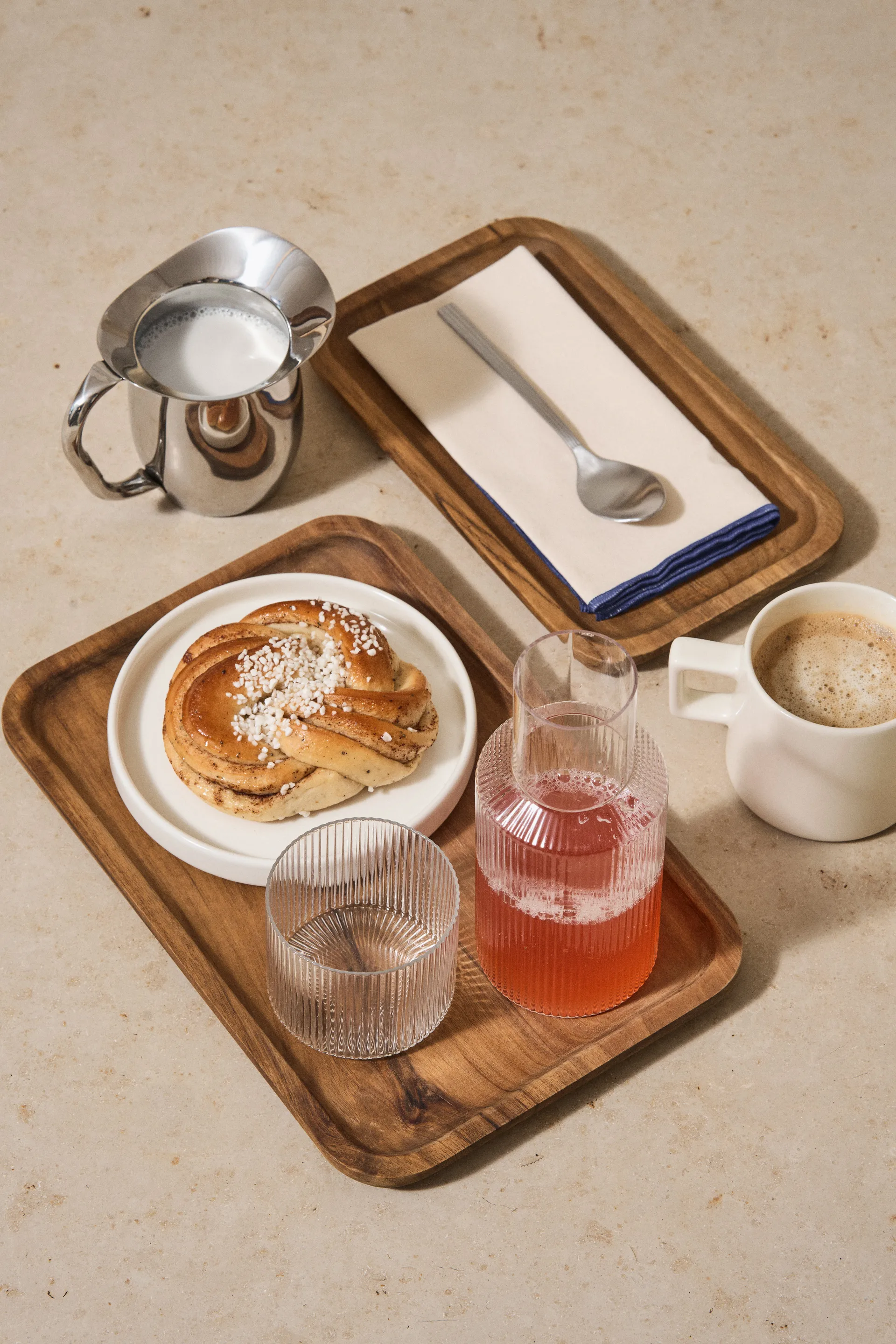 Hollow Serviertablett, 15x25 cm Scandi Living