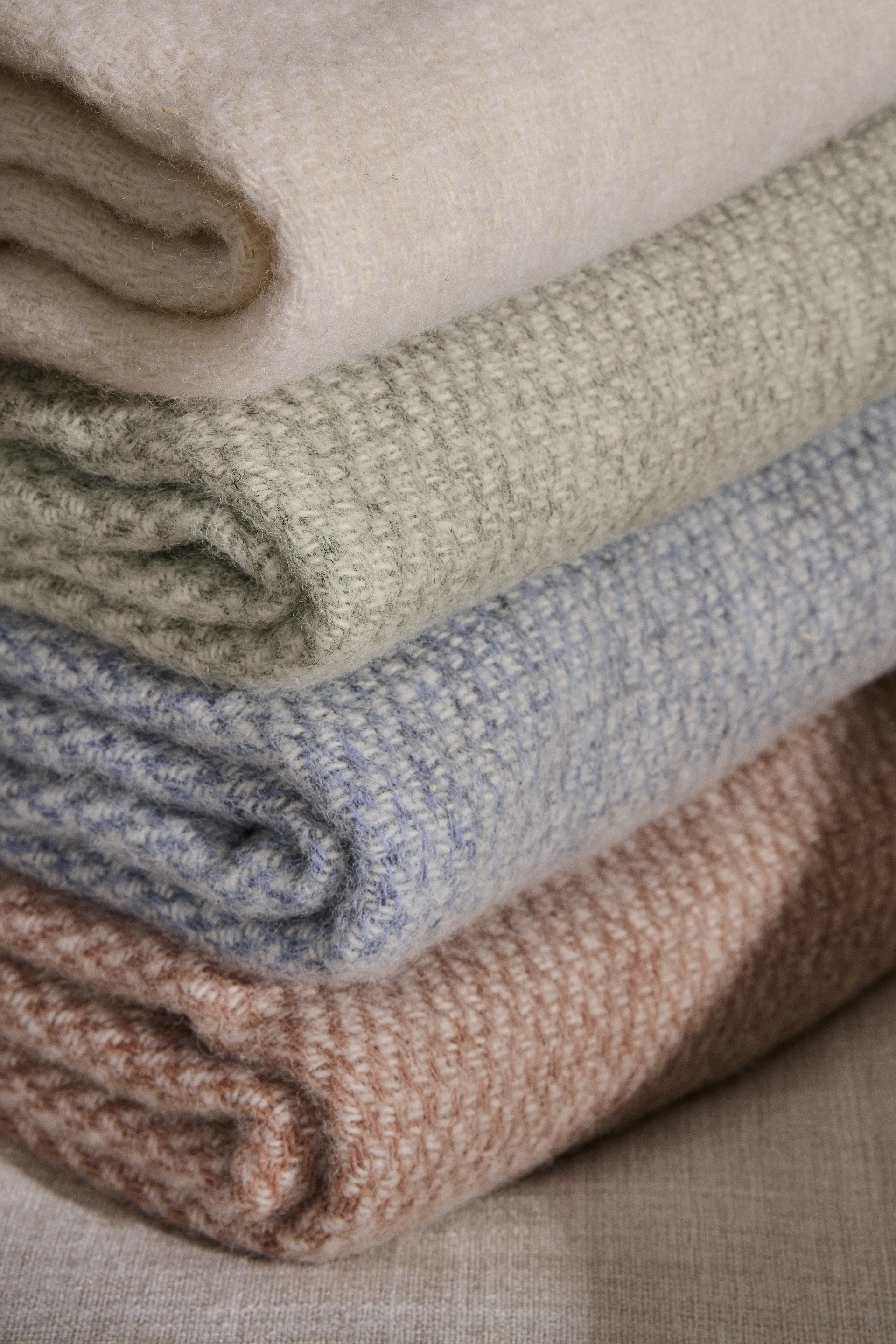 Sandstone Wolldecke 130 x 180cm, Mustard Scandi Living