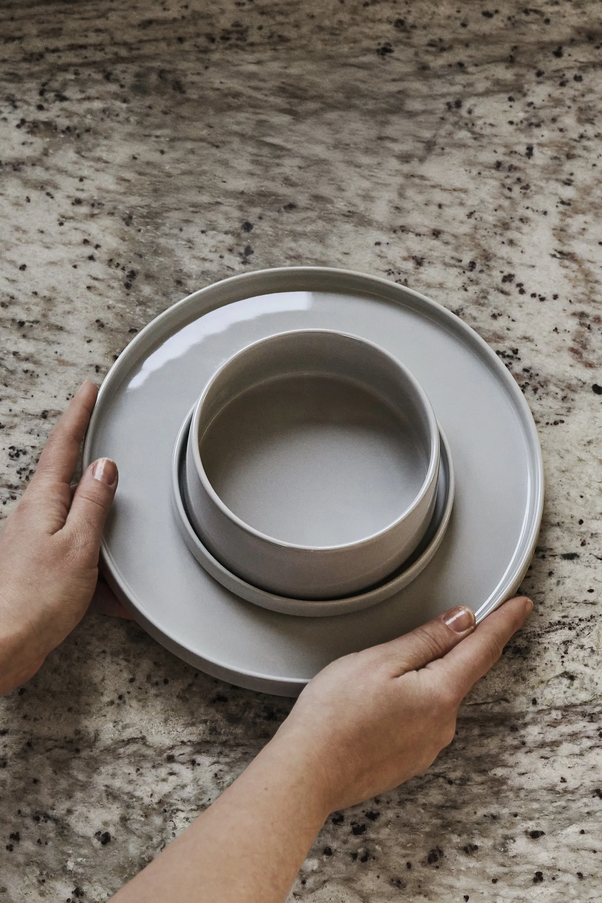 Taper Teller 26cm, Hellgrau Scandi Living