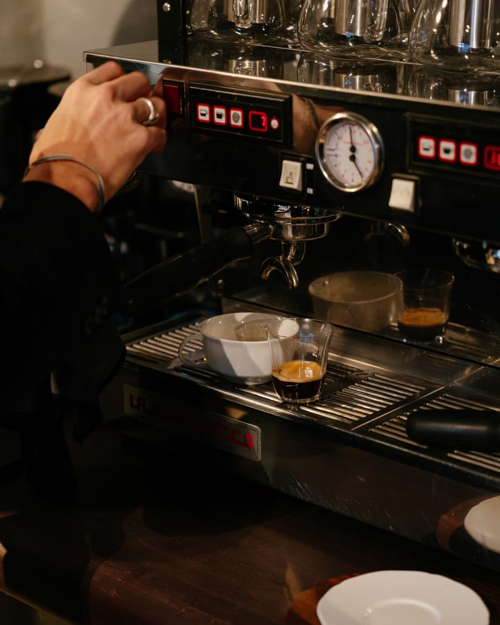 Silhouette doppeltes Espressoglas 11 cl, Clear Serax
