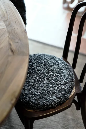 Jill Stuhlkissen gepolstert - Schwarzgraphit (Grau), Ø36 cm - Shepherd of Sweden