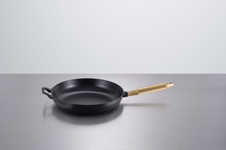 Buster & Punch Bratpfanne Gusseisen schwarz Ø28 cm, Messinggriff STAUB