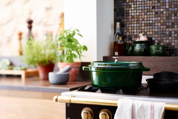 Staub La Cocotte ovaler Topf Gusseisen 6,7 L., Granatrot STAUB