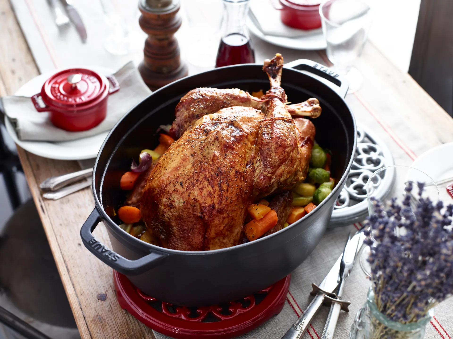 Staub La Cocotte ovaler Topf Gusseisen 8 L, Schwarz STAUB