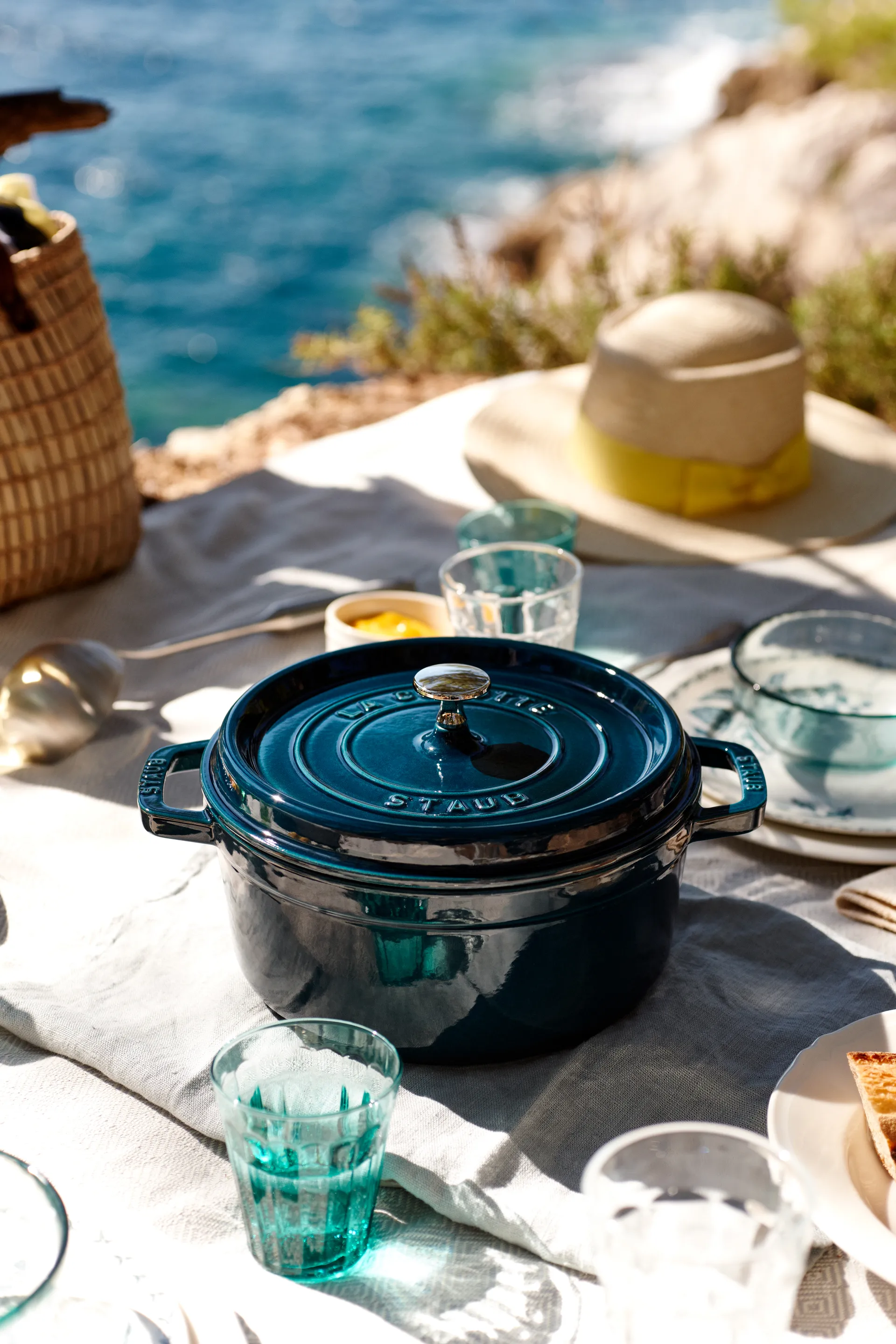 Staub La Cocotte runder Topf Gusseisen 2,2 L, La Mer STAUB