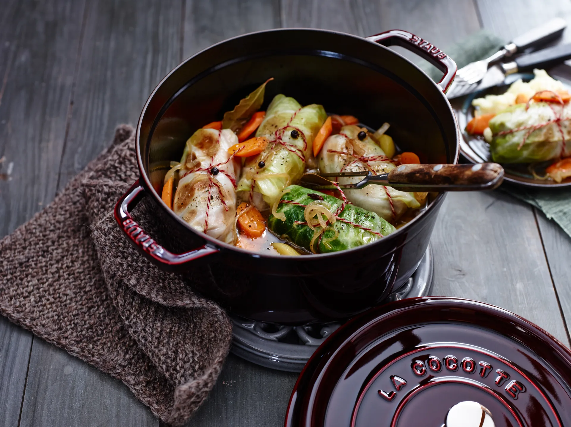 Staub La Cocotte runder Topf Gusseisen 2,6 L, Granatrot STAUB