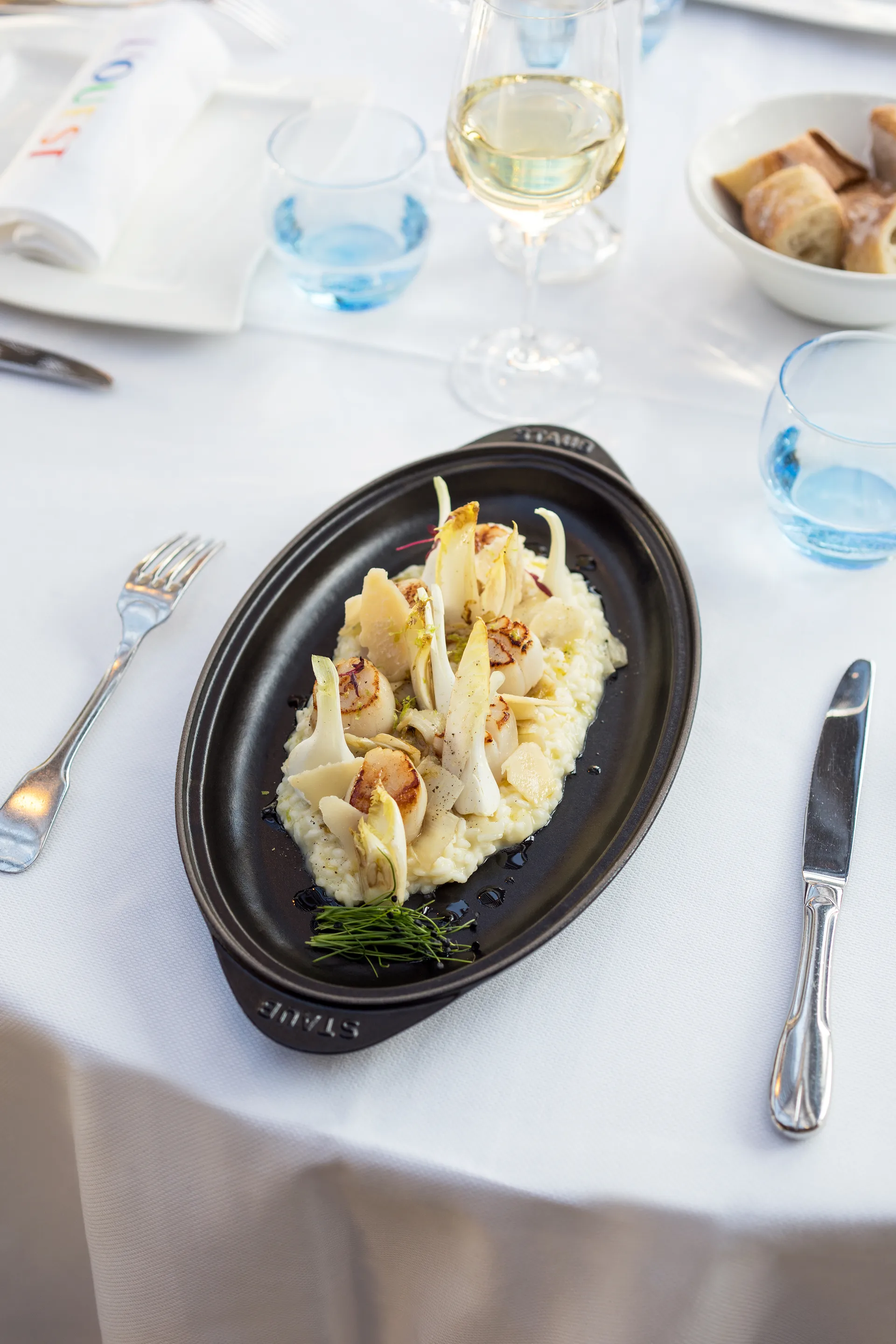 Staub ovale Fischform aus Gusseisen, Schwarz STAUB