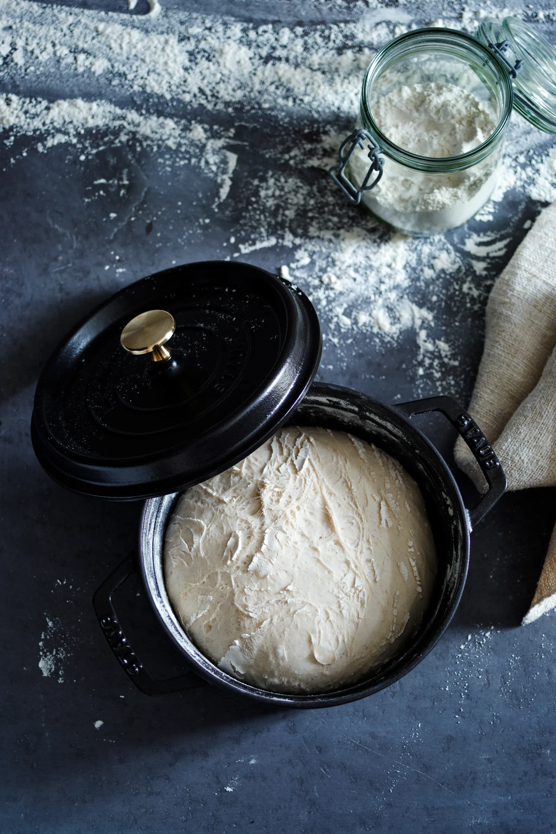 Staub runder Topf aus Gusseisen 3,8 l, Schwarz STAUB