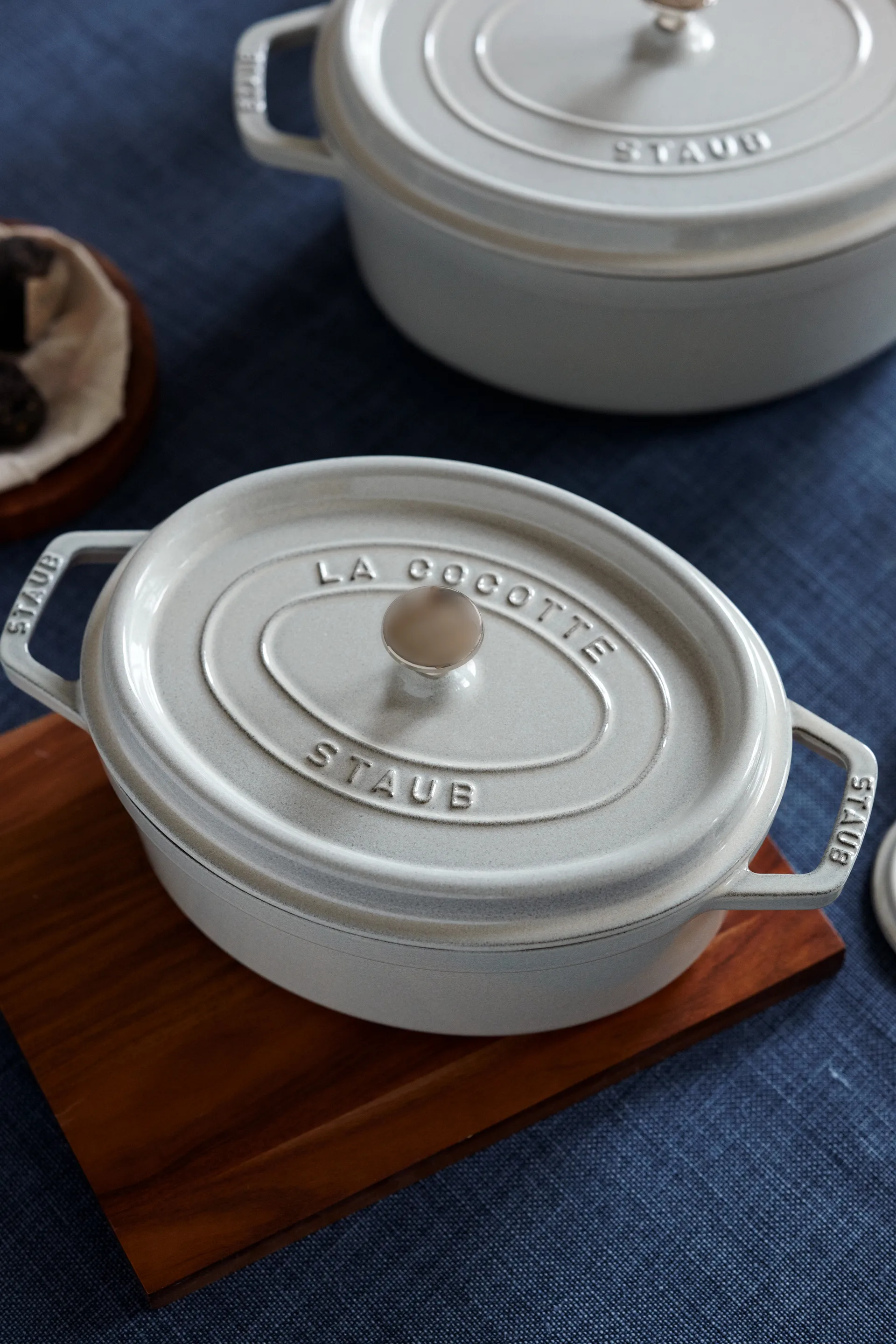 Staub White Truffle Topf oval, 2,35 l STAUB