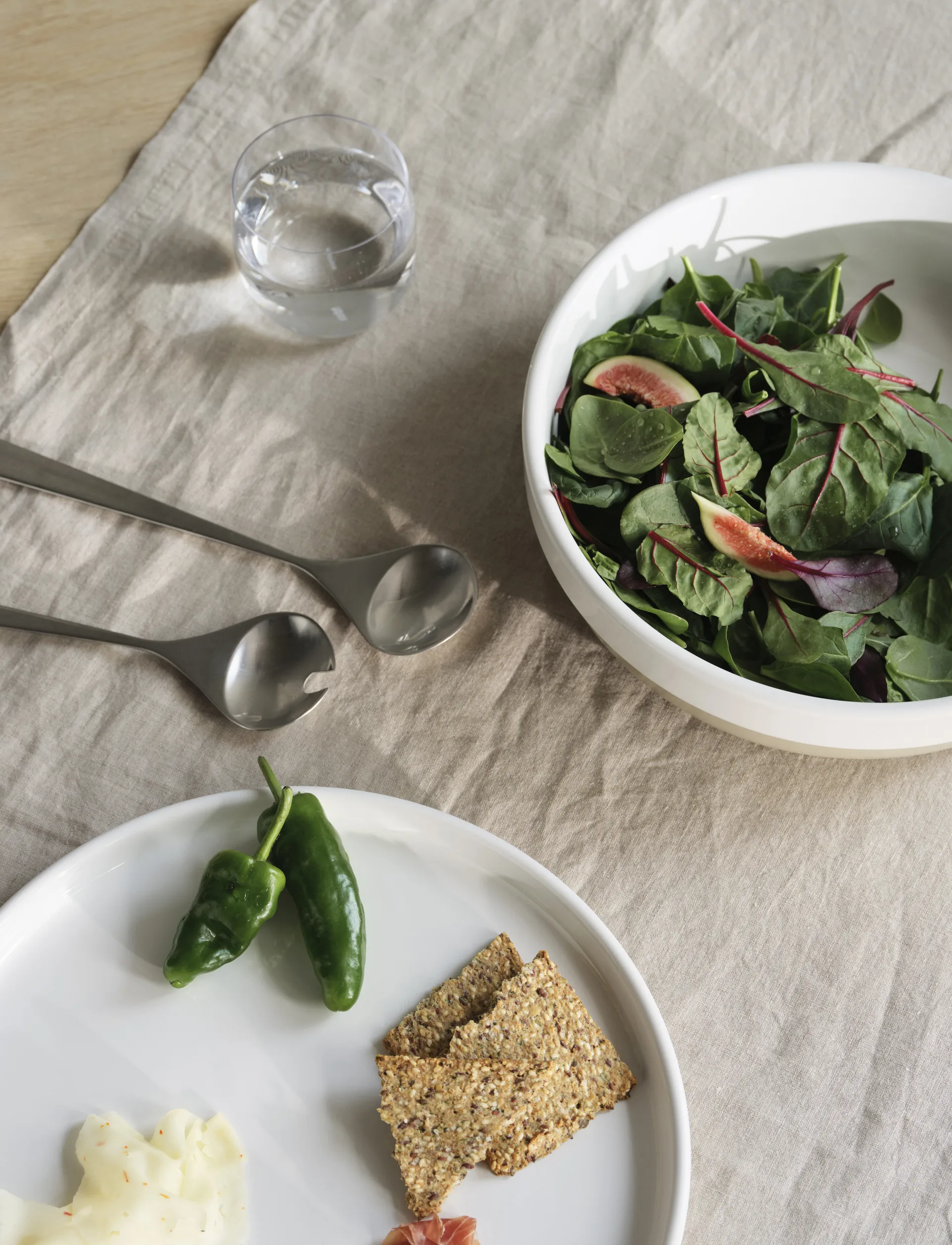 Agnes Servierplatte Ø 30 cm, Sand-Weiß Stelton