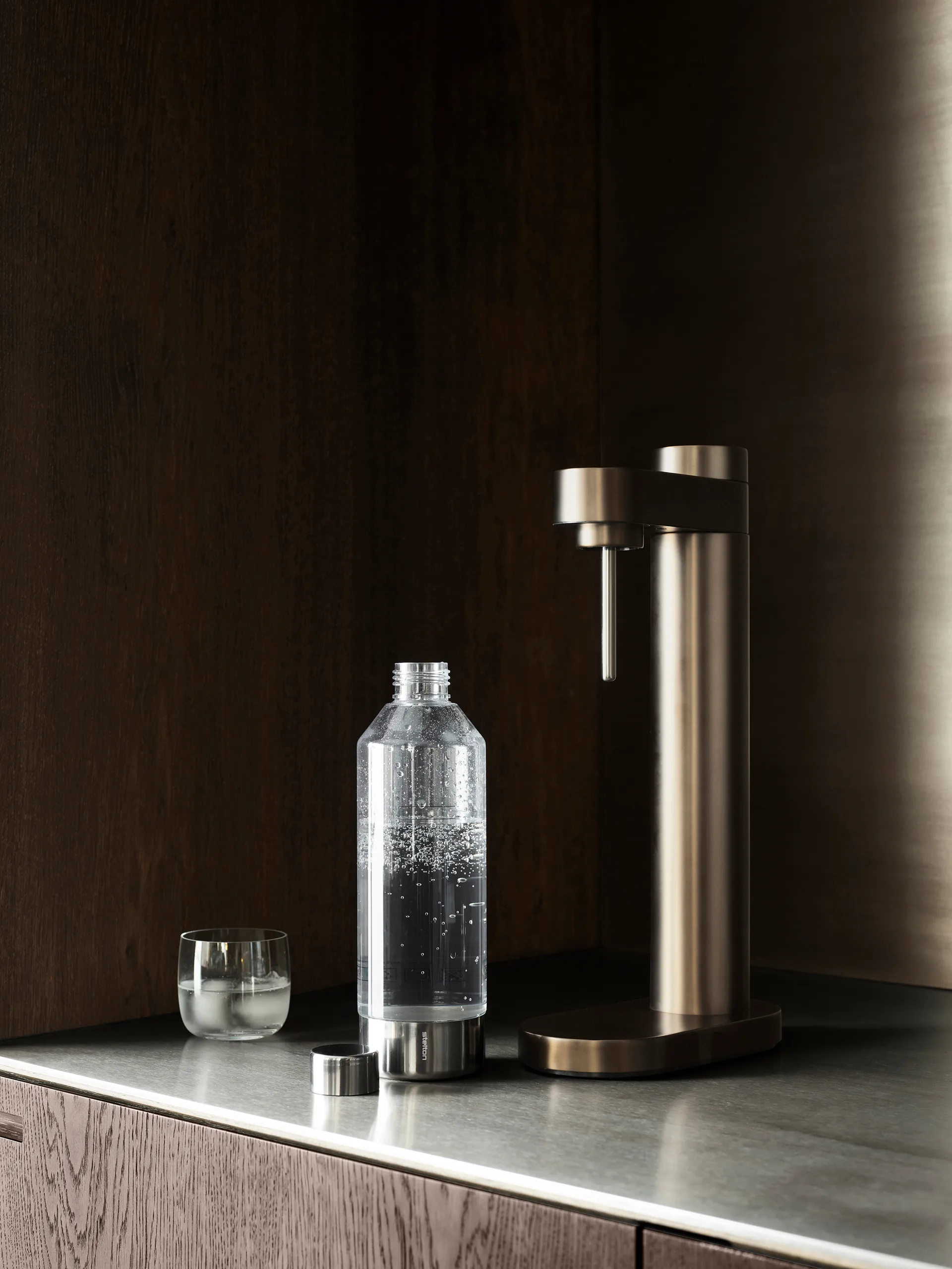 Brus Wassersprudler, Dark brown metallic Stelton