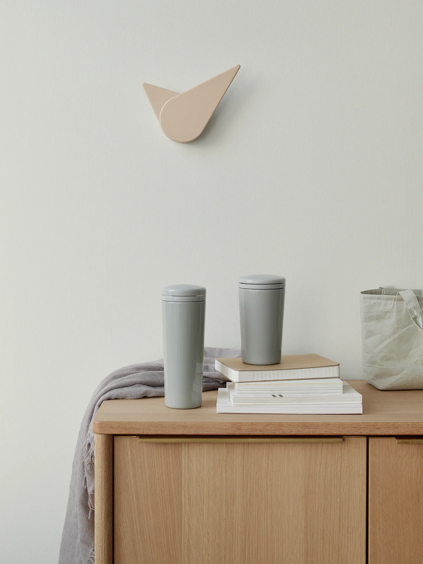 Carrie Thermosbecher 0,4 Liter, Light grey Stelton