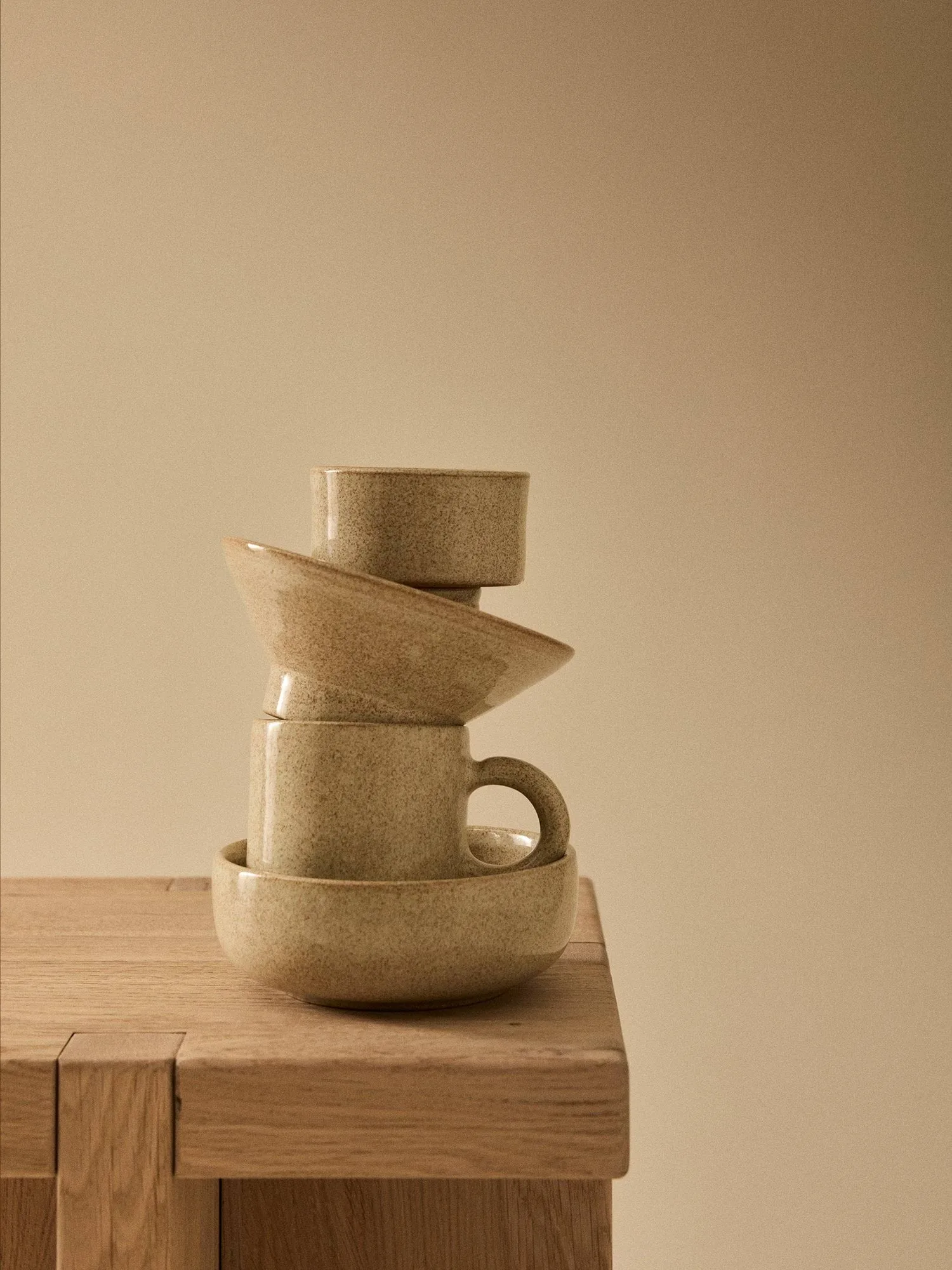 Elio Becher, Beige speckled, 35 cl Tell Me More