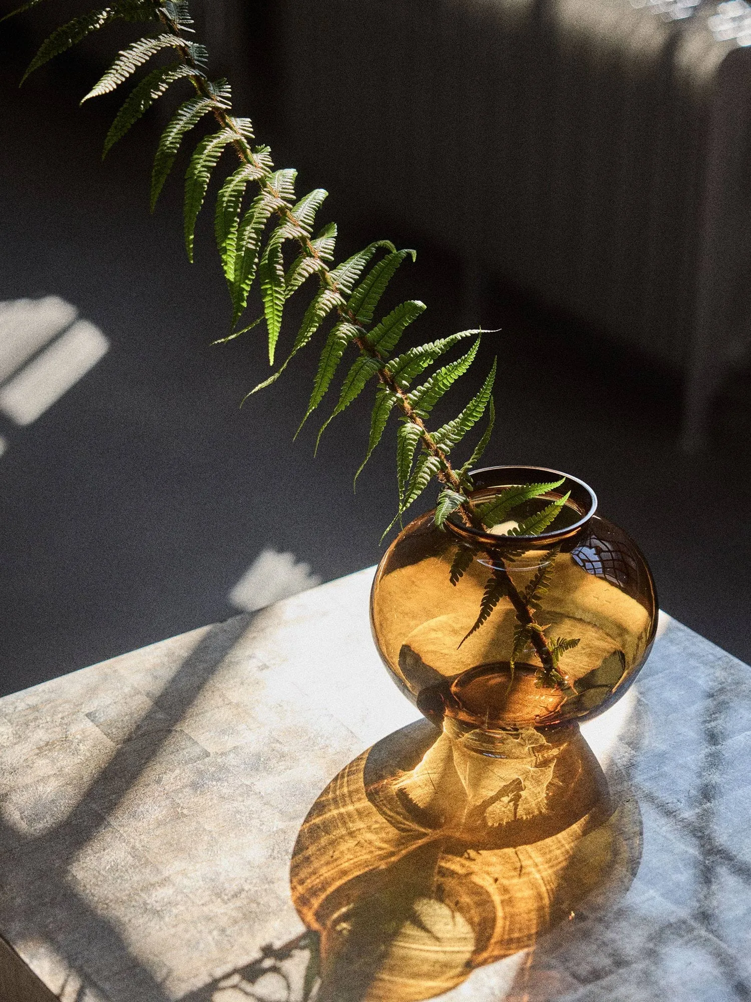 Velino Vase, Amber brown, Ø20,5x18,5 cm Tell Me More