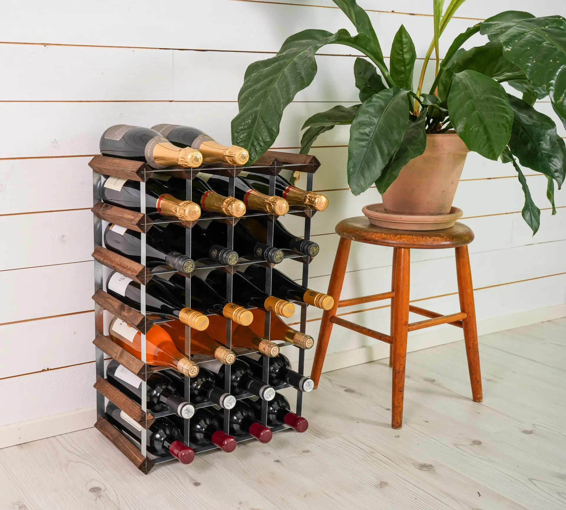The Swedish Wine Rack Factory Weinregal montiert, 30 Flaschen-dunkle Kiefer The Swedish Wine Rack Factory