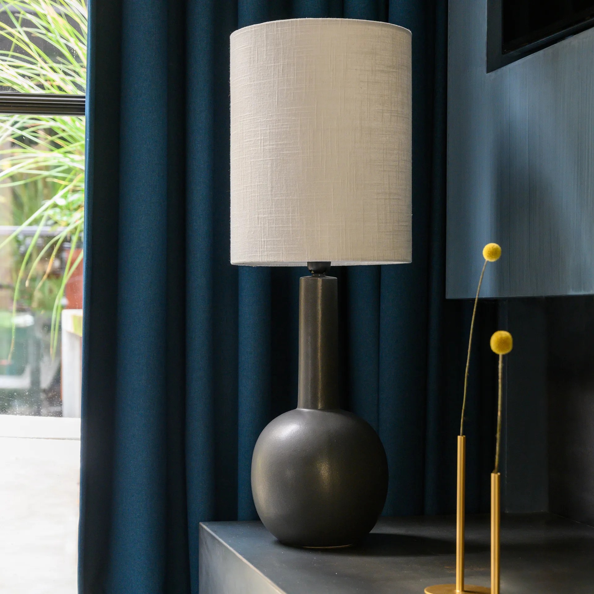 Escape Tischleuchte 76cm, Ebony-white URBAN NATURE CULTURE