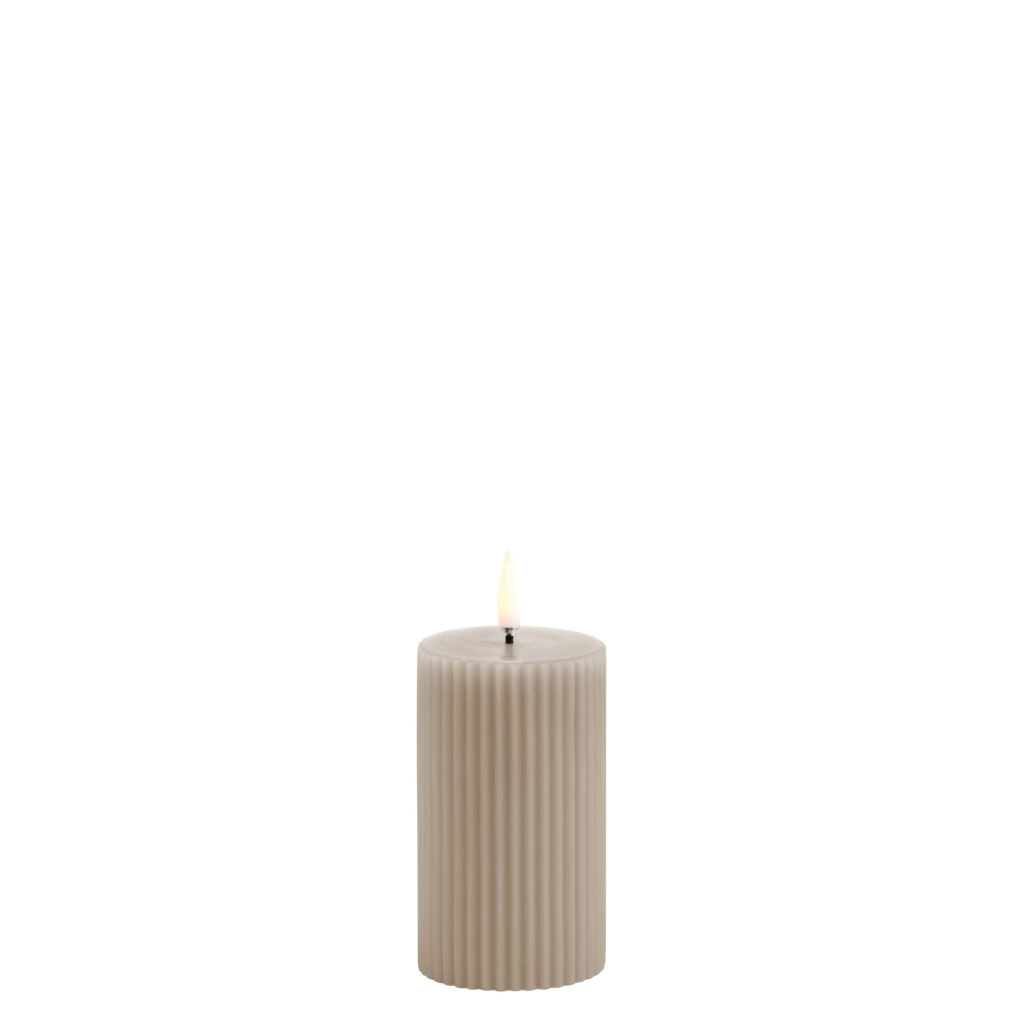 Uyuni Lighting LED Blockkerze Geriffelt 5,8x10 cm Sandstein