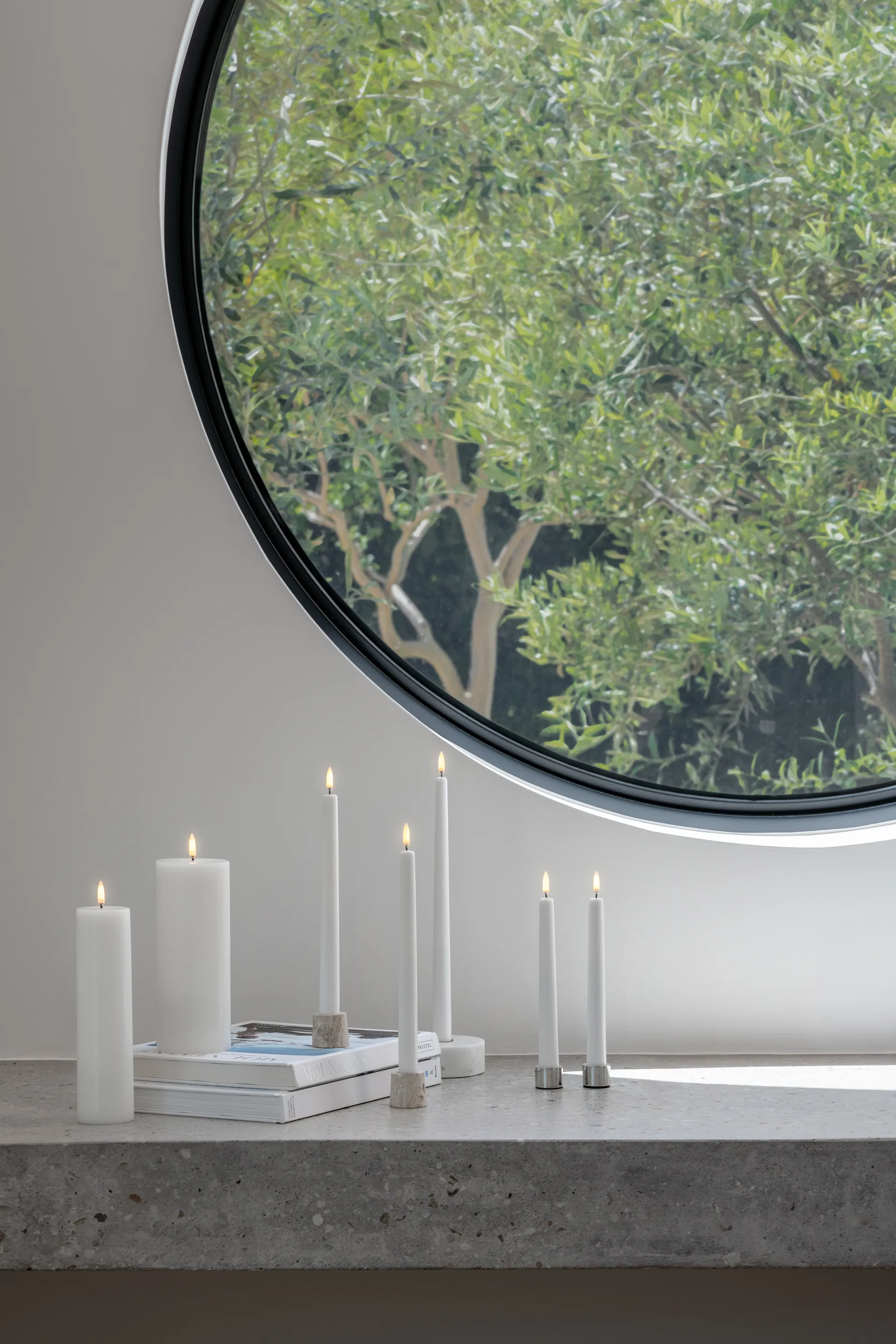 Uyuni LED Stabkerze weiß 2er Pack, Ø2,3 × 25,2 cm Uyuni Lighting