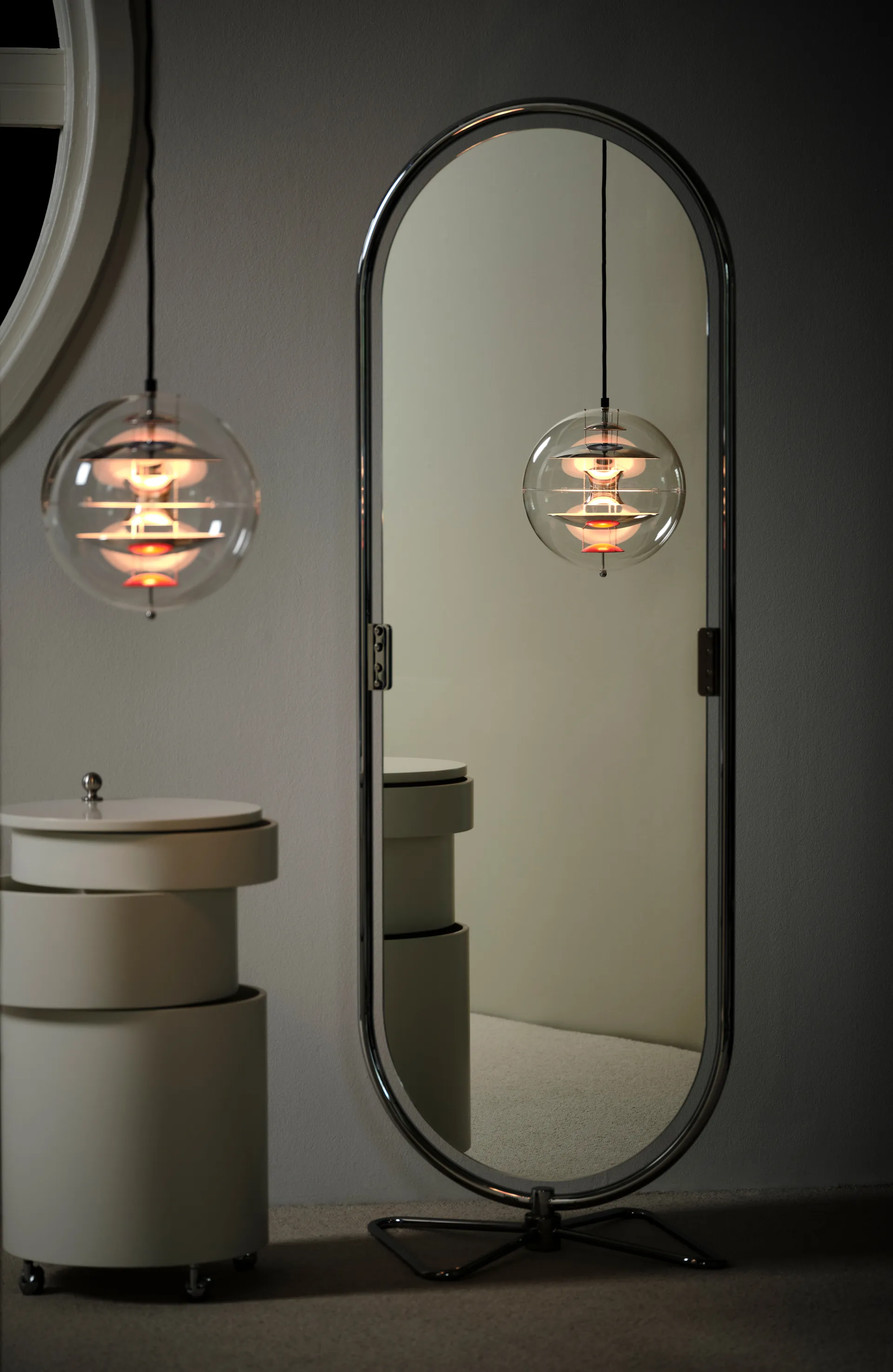 VP Globe Pendelleuchte Ø28cm, Chrome-red-blue Verpan