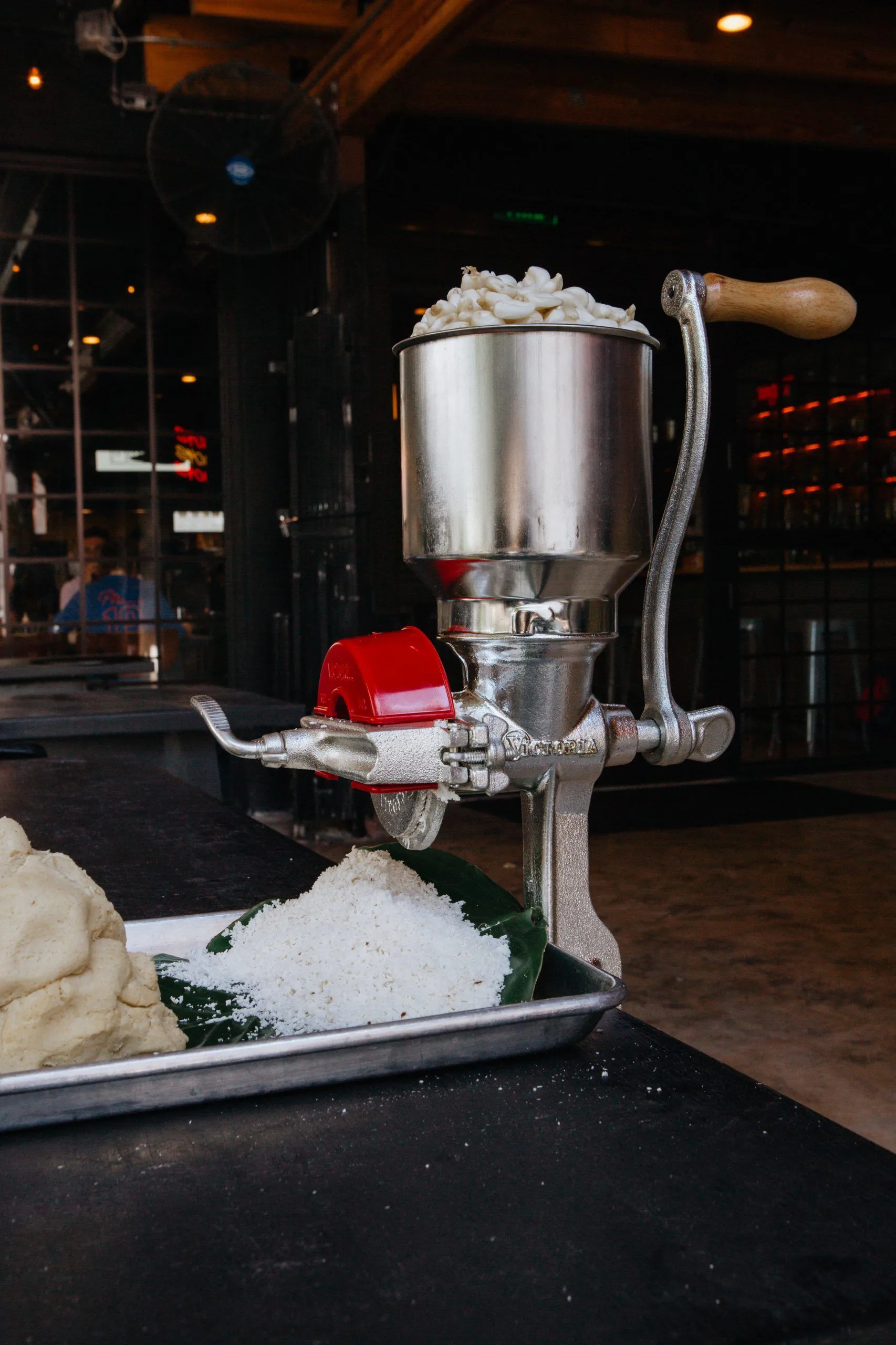 Manuell Mühle Gusseisen, Stahl-rot Victoria