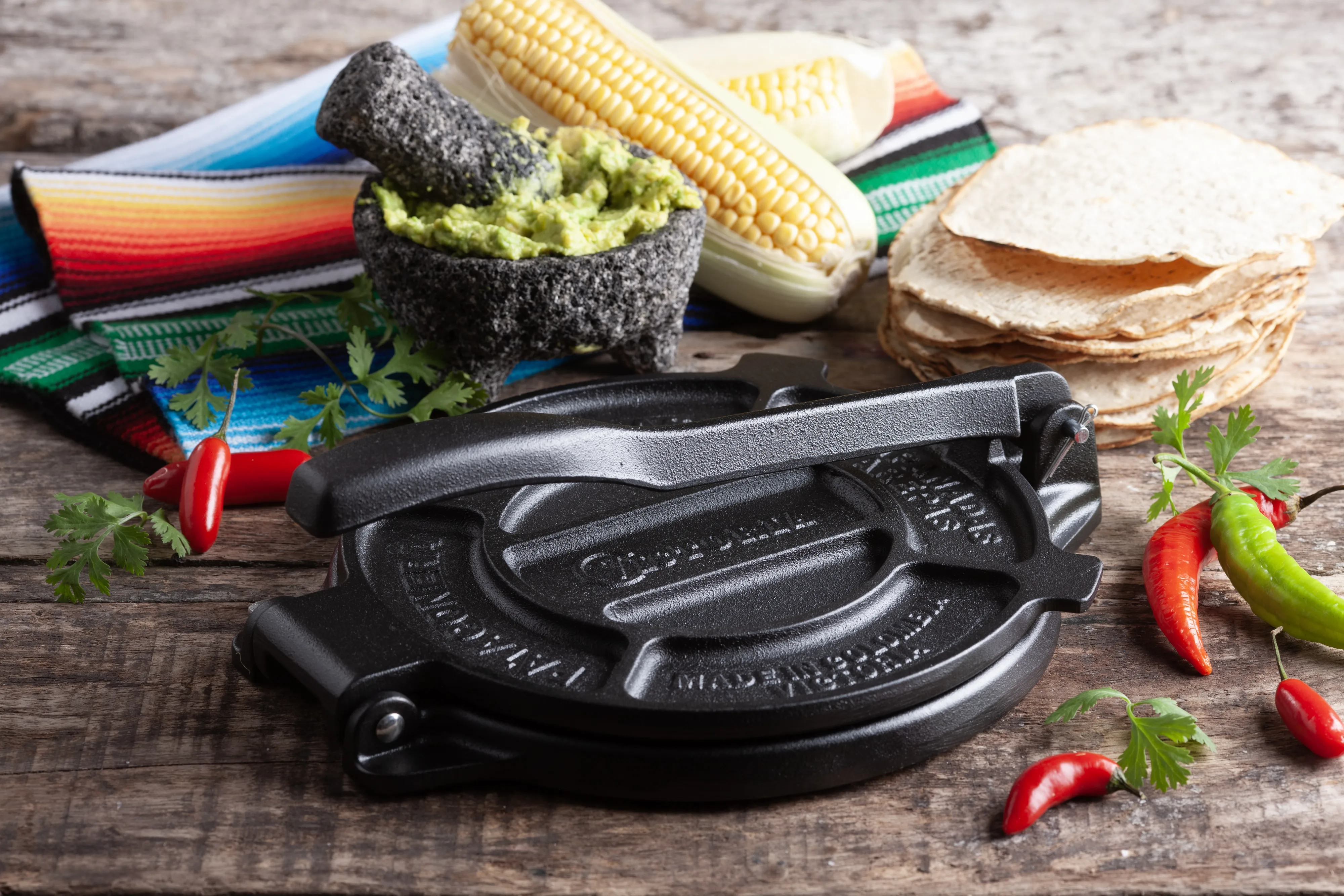 Tortilla-Presse Aus Gusseisen, 16,5 Cm – Inkl. 10 Stück Pergamentpapier, Für Mehl- & Mais-Tortillas, Quesadillas & Mehr