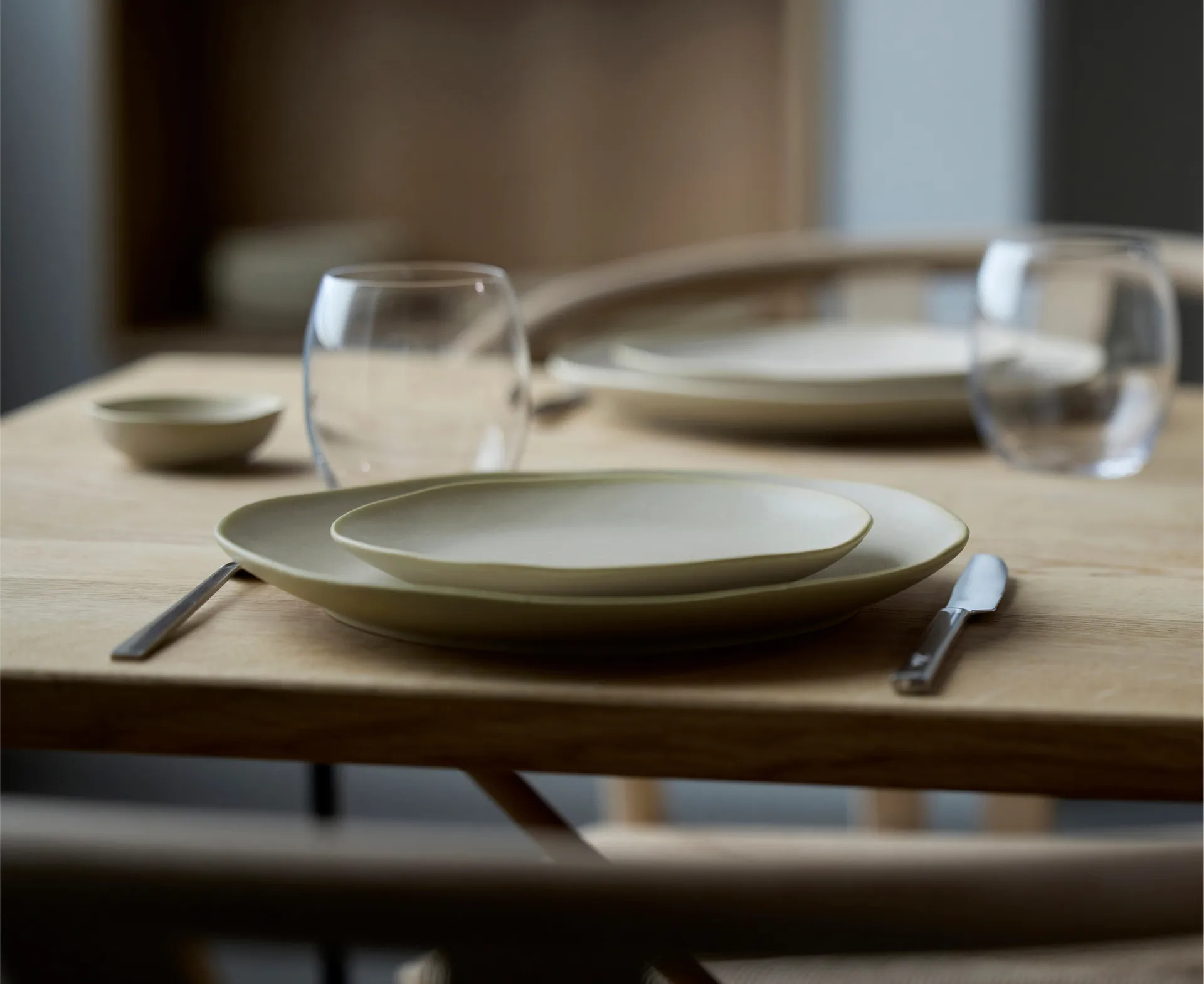 Shoku Teller Ø27 cm, Warm Brown Villa Collection