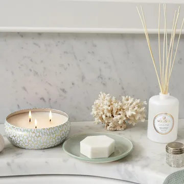 Maison Blanc 3-wick Tin Duftkerze 40 Stunden - Laguna - Voluspa