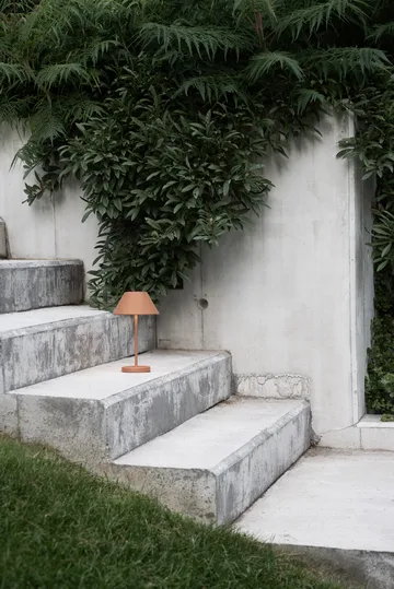 Teya Tischleuchte portable - Terracotta, Ø15x26 cm - Watt & Veke