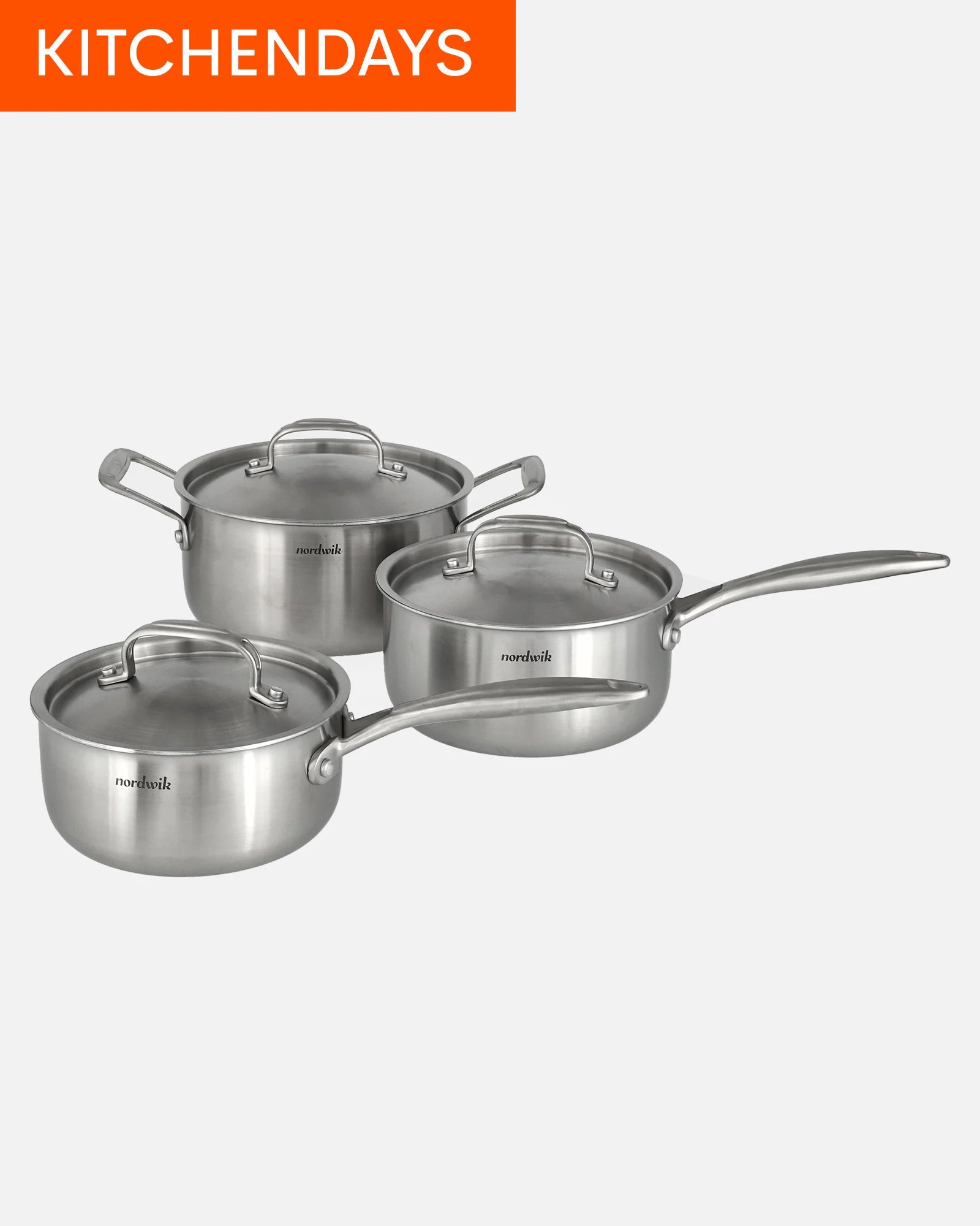 KITCHENDAYS-Logo über drei Edelstahltöpfen und -stielkasserollen mit Deckeln.